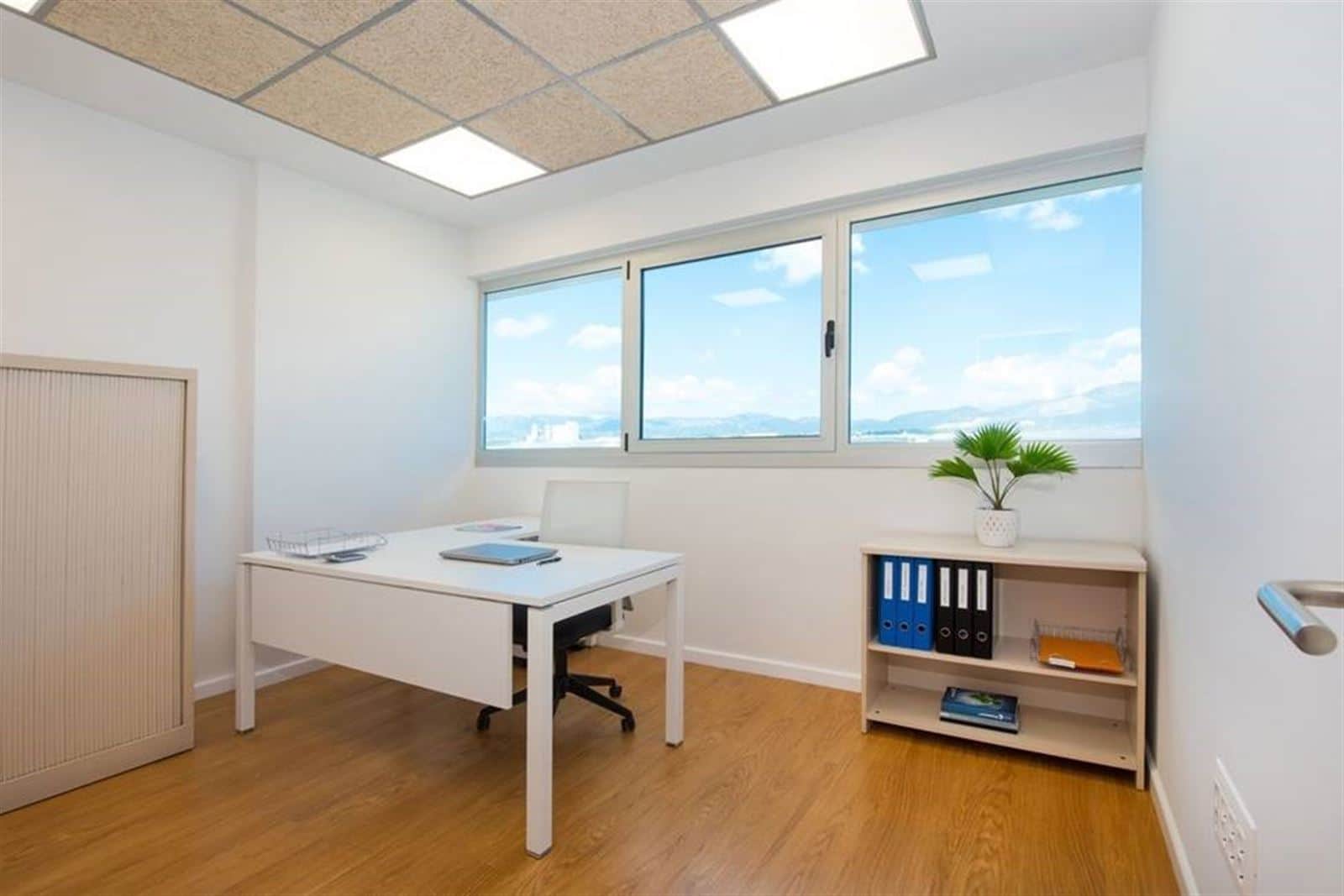 DESPACHO EN CENTRO DE NEGOCIOS - Foto 1