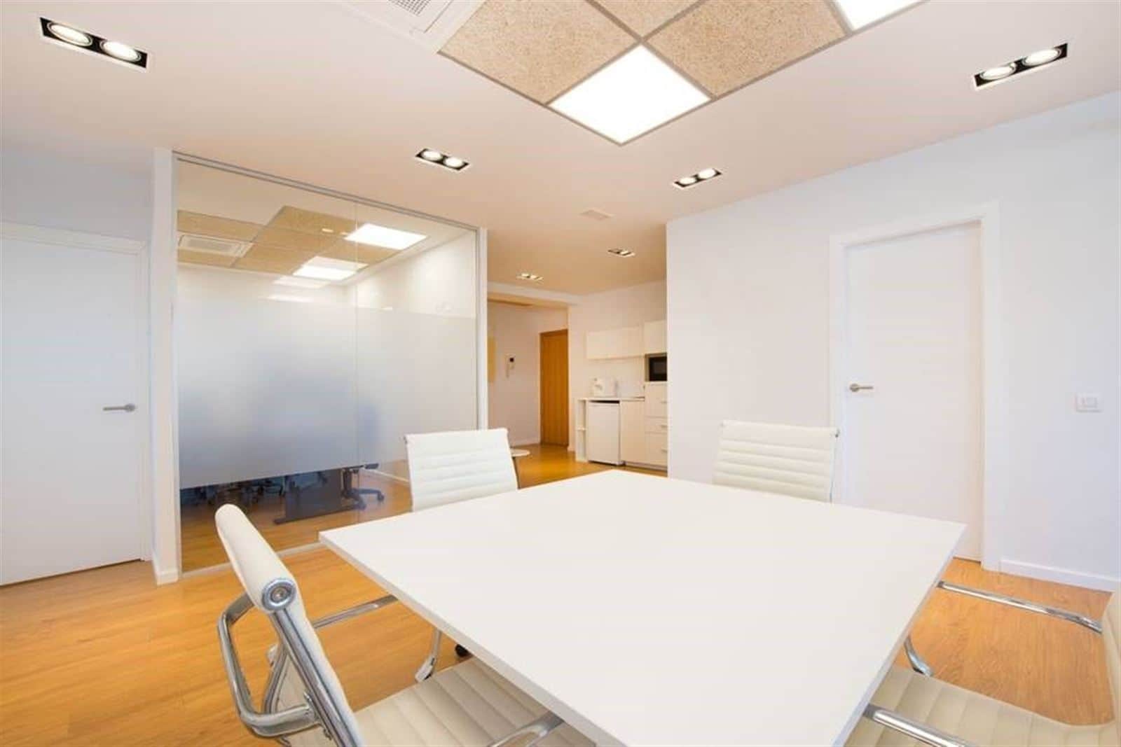 DESPACHO EN CENTRO DE NEGOCIOS - Foto 2