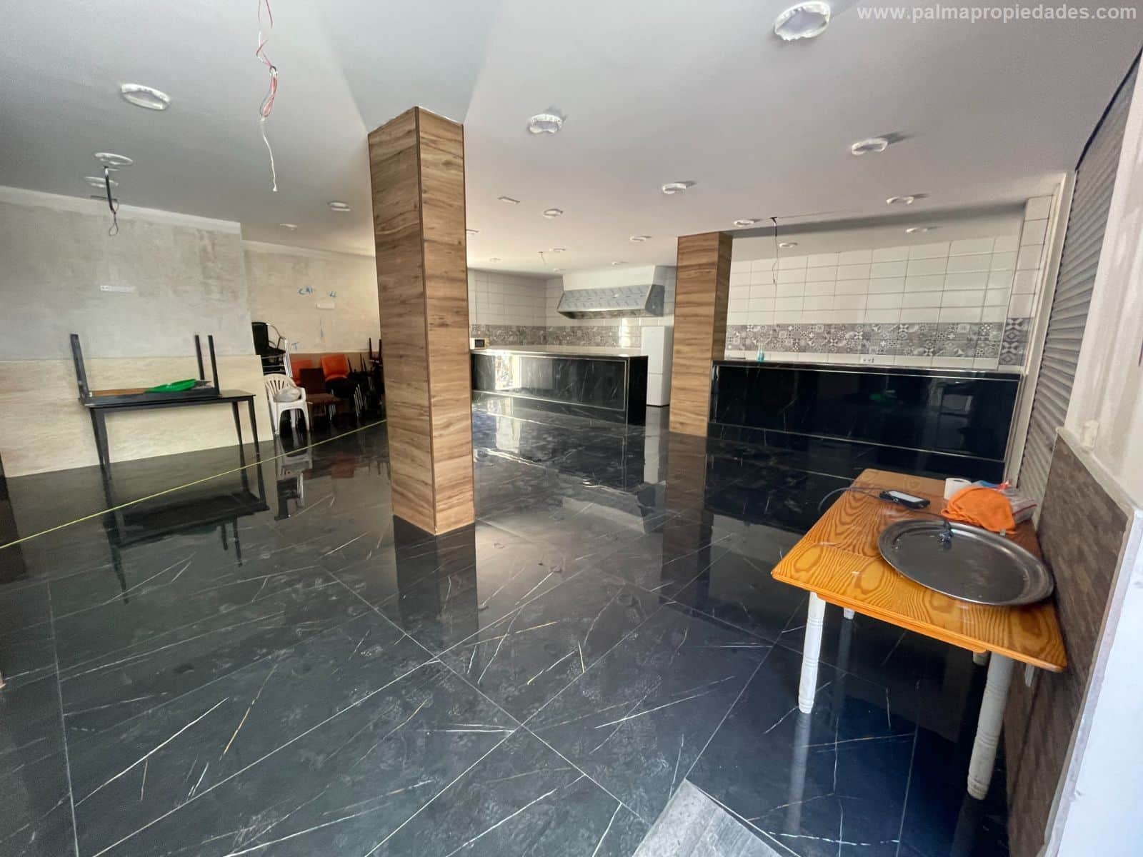 LOCAL EN VENTA EN CALLE TOMAS RULLAN - Foto 3