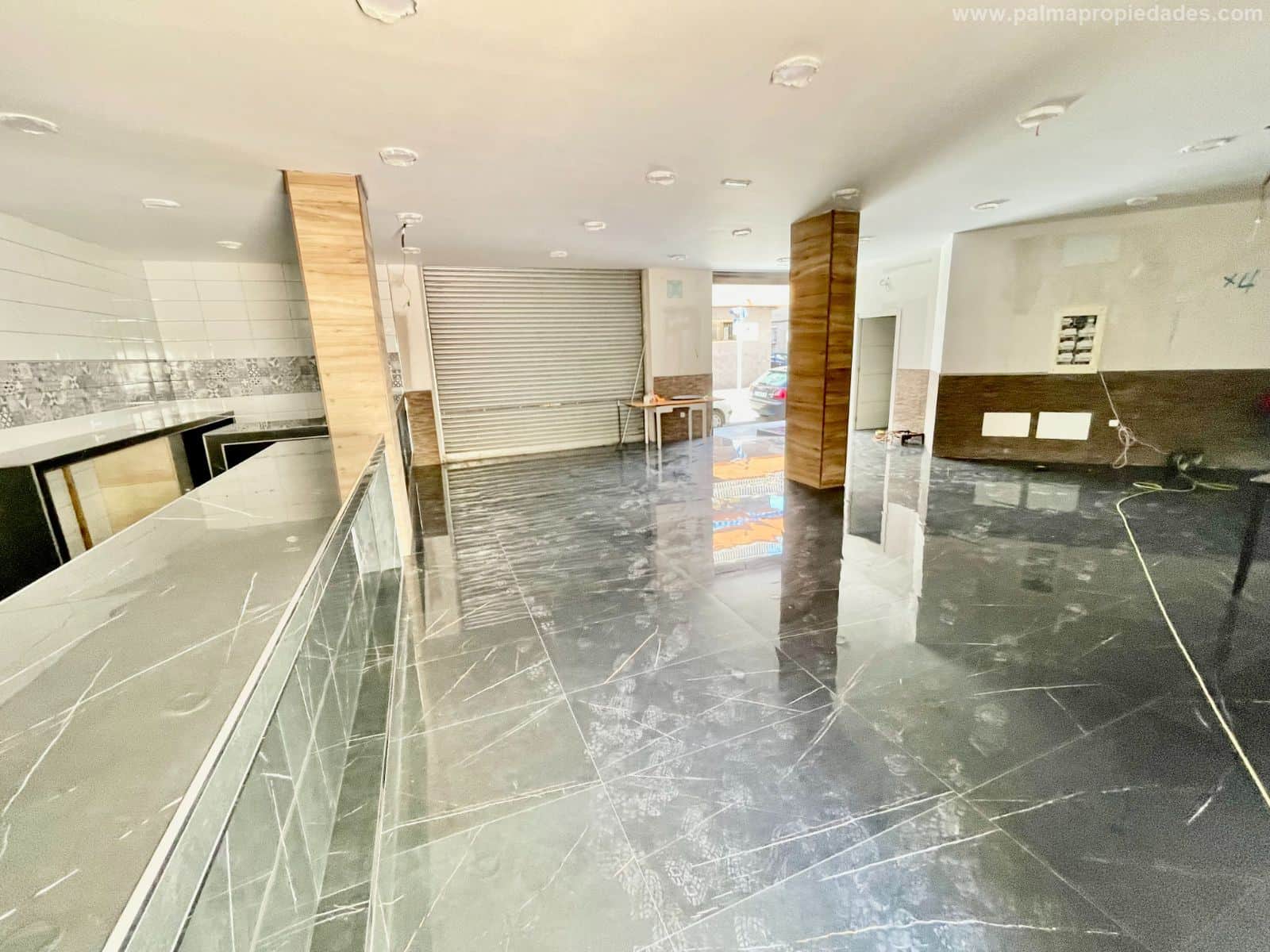 LOCAL EN VENTA EN CALLE TOMAS RULLAN - Foto 1