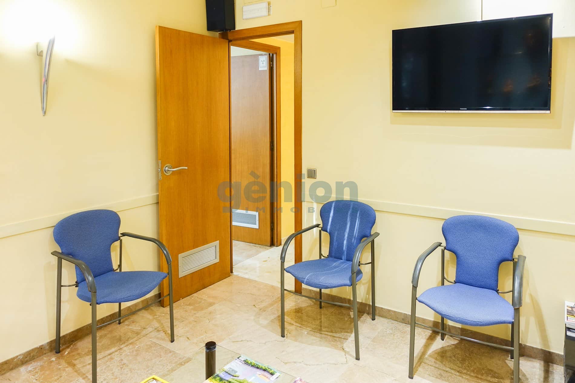 CLÍNICA DENTAL EN PLENO FUNCIONAMIENTO, EN PLENO CENTRO DE GIRONA - Foto 5