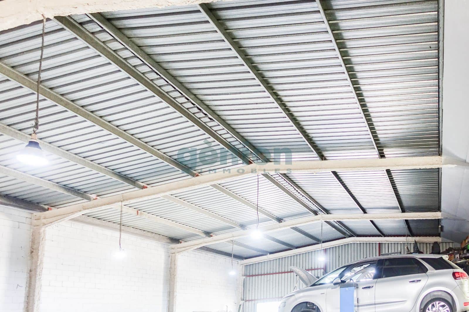 NAVE INDUSTRIAL DIAFANA EN SILS. 368M² CONSTRUIDOS SOBRE PARCELA DE 560M² - Foto 3