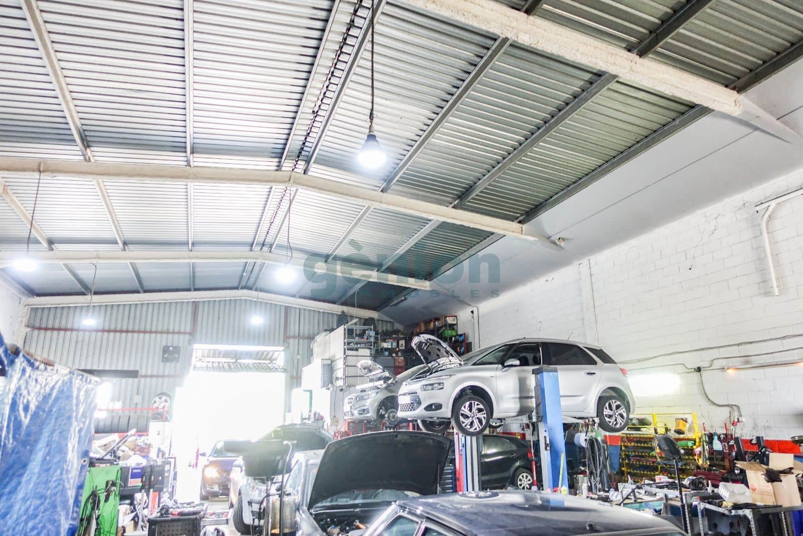 NAVE INDUSTRIAL DIAFANA EN SILS. 368M² CONSTRUIDOS SOBRE PARCELA DE 560M² - Foto 1