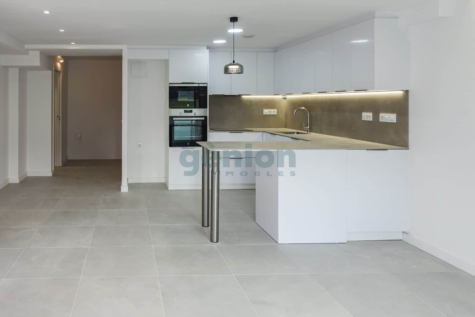 DUPLEXS A ESTRENAR EN MONTILIVI, GIRONA. 2 HABITACIONES Y 2 BAÑOS - Foto 2