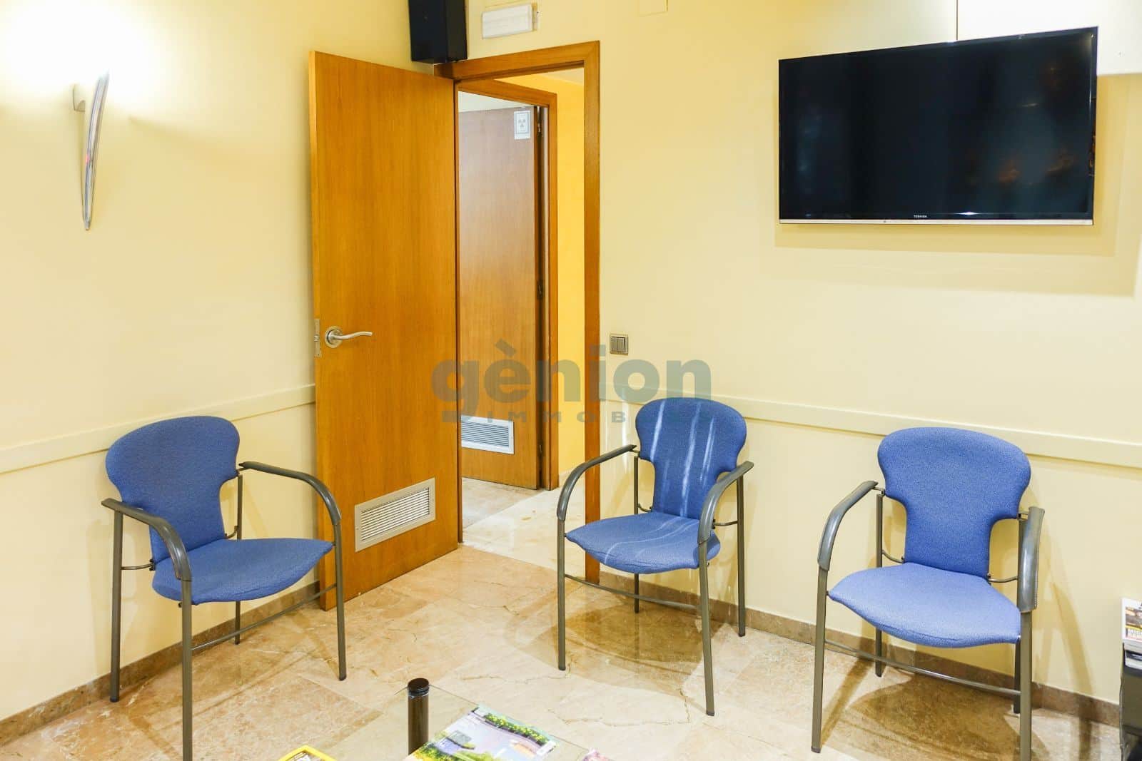 CLINICA DENTAL RECONVERTIBLE EN VIVIENDA, EN PLENO CENTRO DE GIRONA - Foto 5