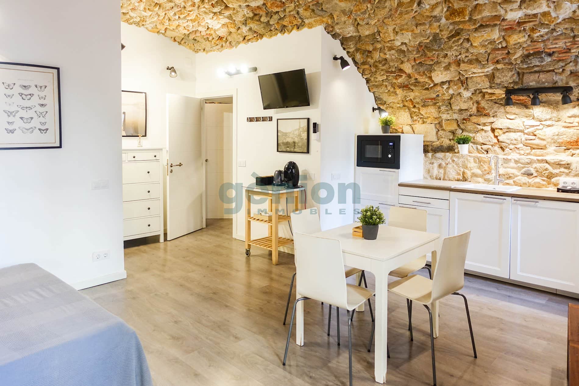APARTAMENTO TURÍSTICO CON 3 ESTANCIAS EN EDIFICIO HISTÓRICO, EN PLENO BARRI VELL DE GIRONA - Foto 3