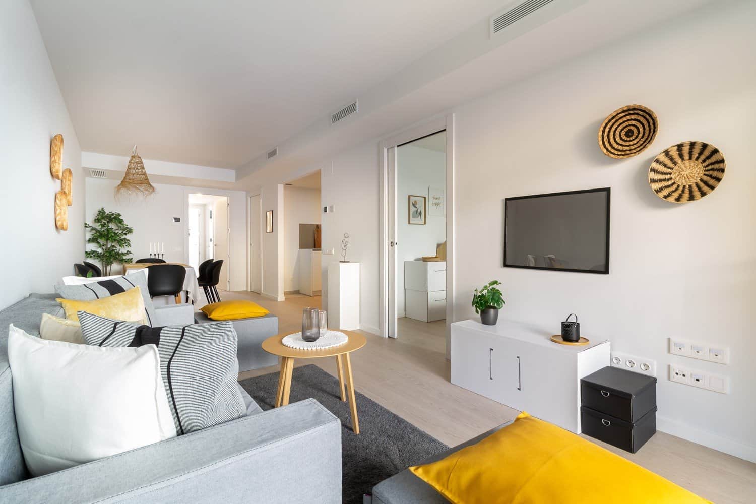 PLANTAS BAJAS DE OBRA NUEVA, EN LA PLAZA CATALUÑA DE SANT GREGORI - Foto 2