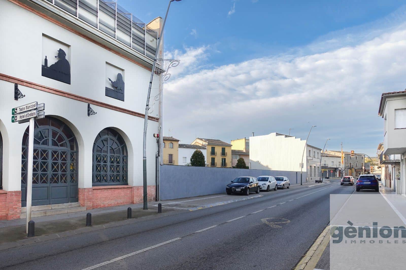 SOLAR URBANO EN PLENO CENTRO DE BESCANÓ. FACHADA A 2 CALLES, APTO PARA 27 PISOS - Foto 3