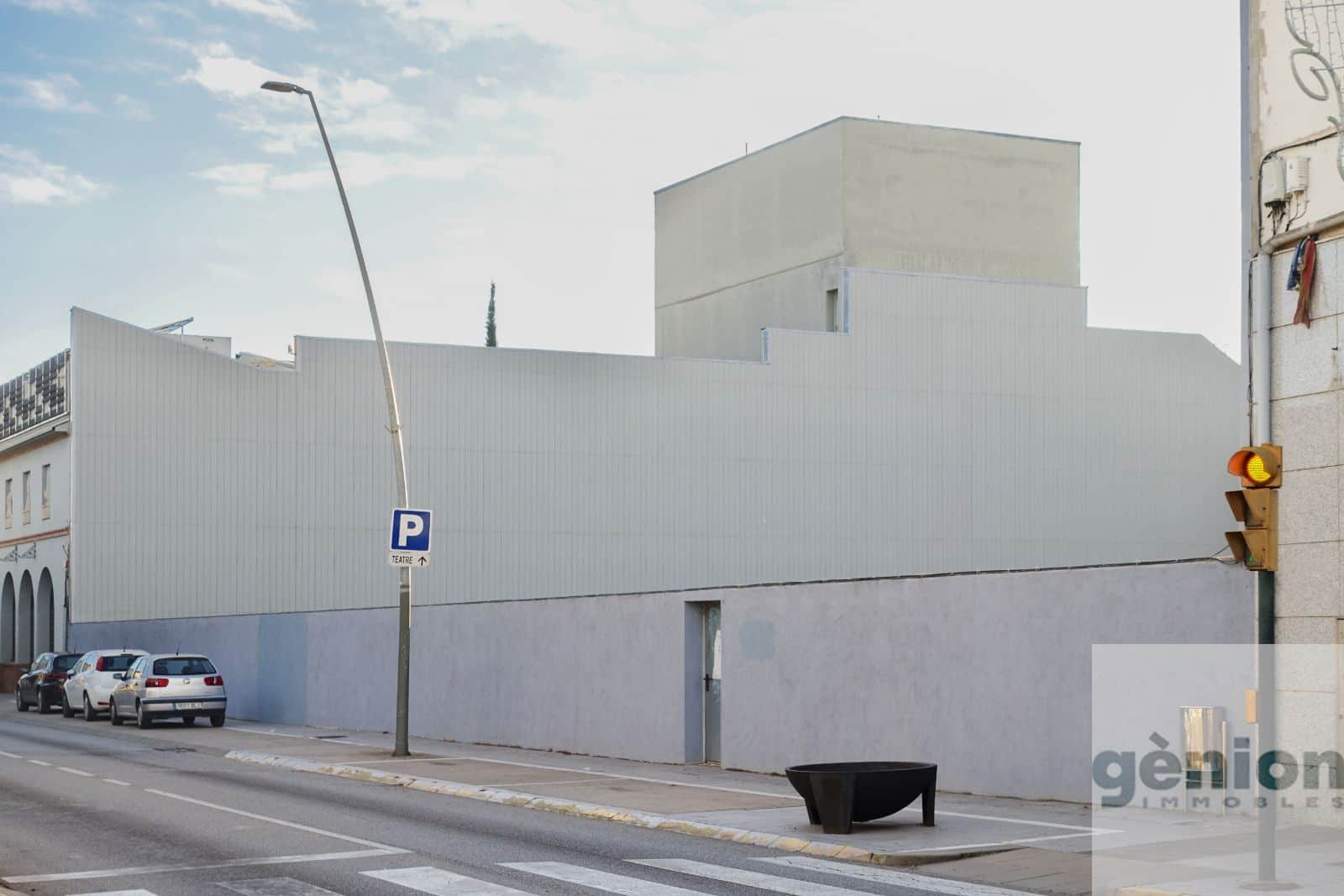 SOLAR URBANO EN PLENO CENTRO DE BESCANÓ. FACHADA A 2 CALLES, APTO PARA 27 PISOS - Foto 5