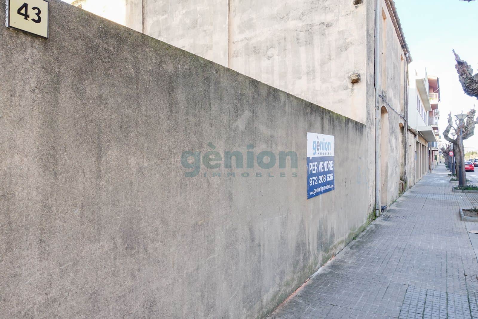 SOLAR URBANO C/ FIGUERES 45 Y 47. A POCOS MINUTOS DEL CENTRO Y DEL AUDITORIO - Foto 2