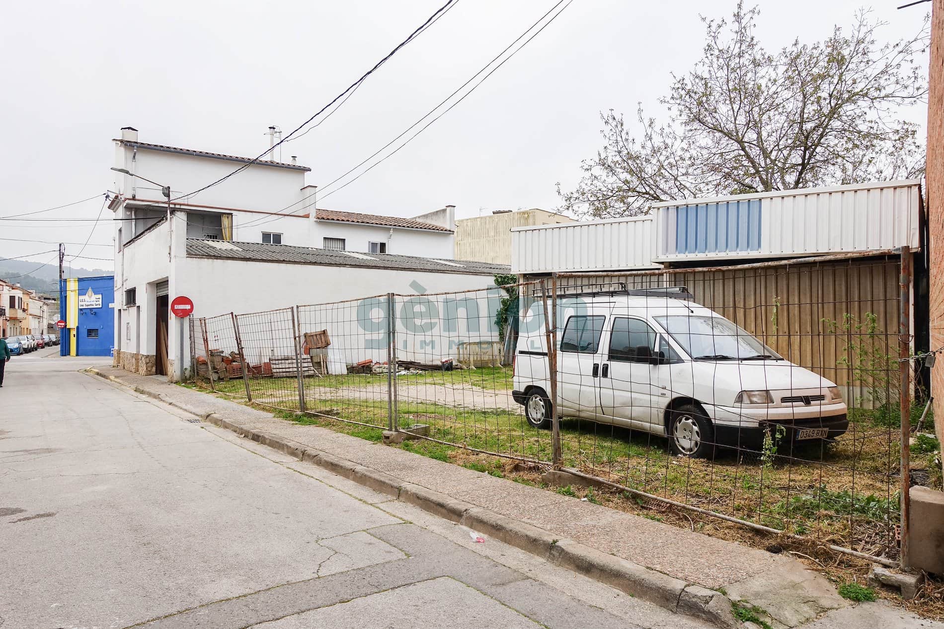 SOLAR URBANO EN EL CENTRO DE SARRIÀ DE TER, 279,56 M² DE SUELO Y 1.085,04 M² DE TECHO - Foto 2