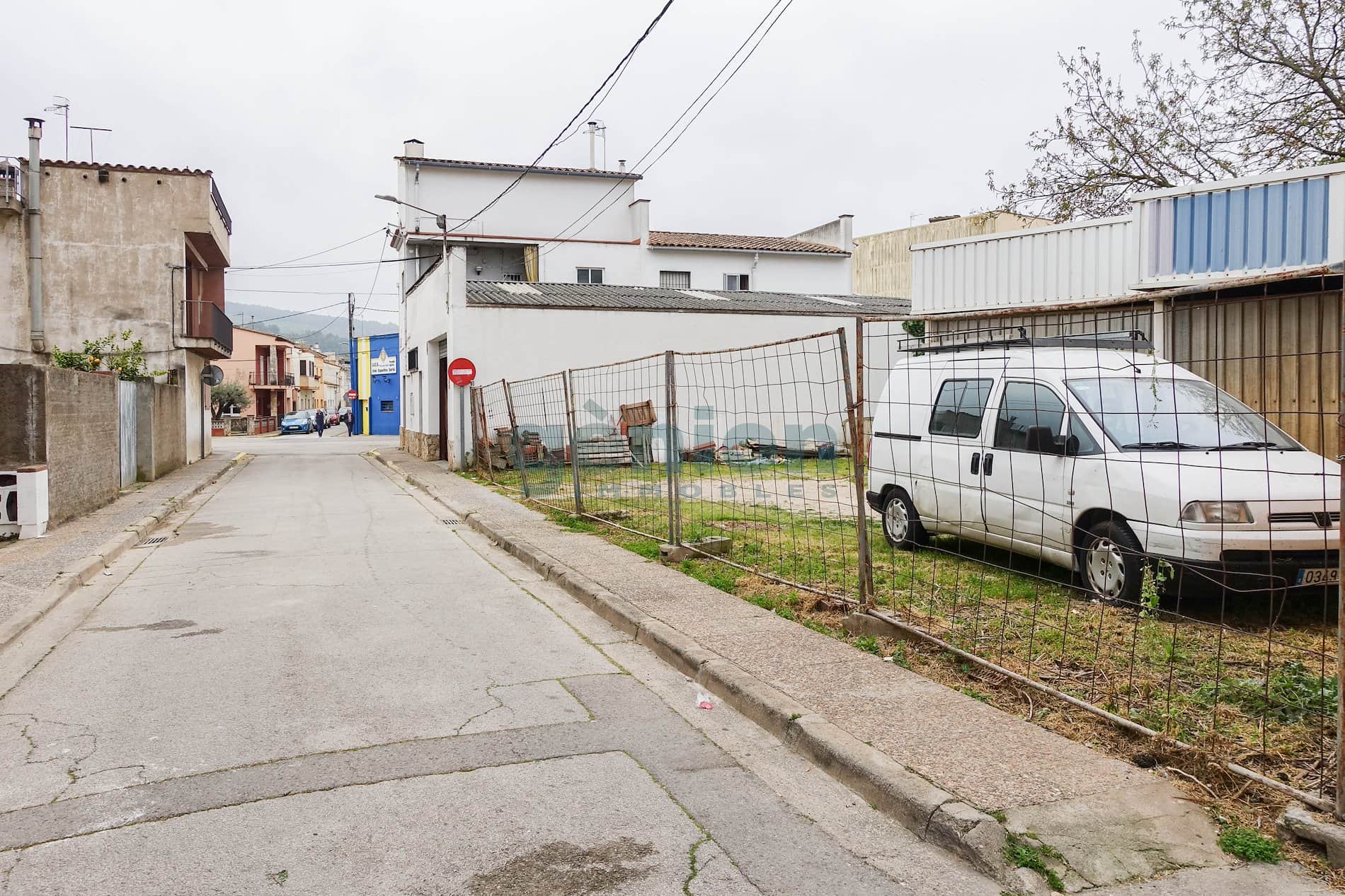 SOLAR URBANO EN EL CENTRO DE SARRIÀ DE TER, 279,56 M² DE SUELO Y 1.085,04 M² DE TECHO - Foto 3