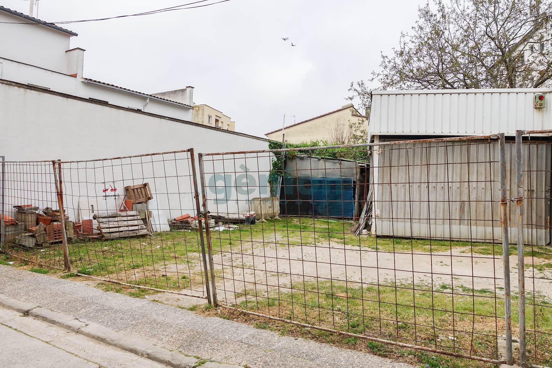 SOLAR URBANO EN EL CENTRO DE SARRIÀ DE TER, 279,56 M² DE SUELO Y 1.085,04 M² DE TECHO - Foto 5