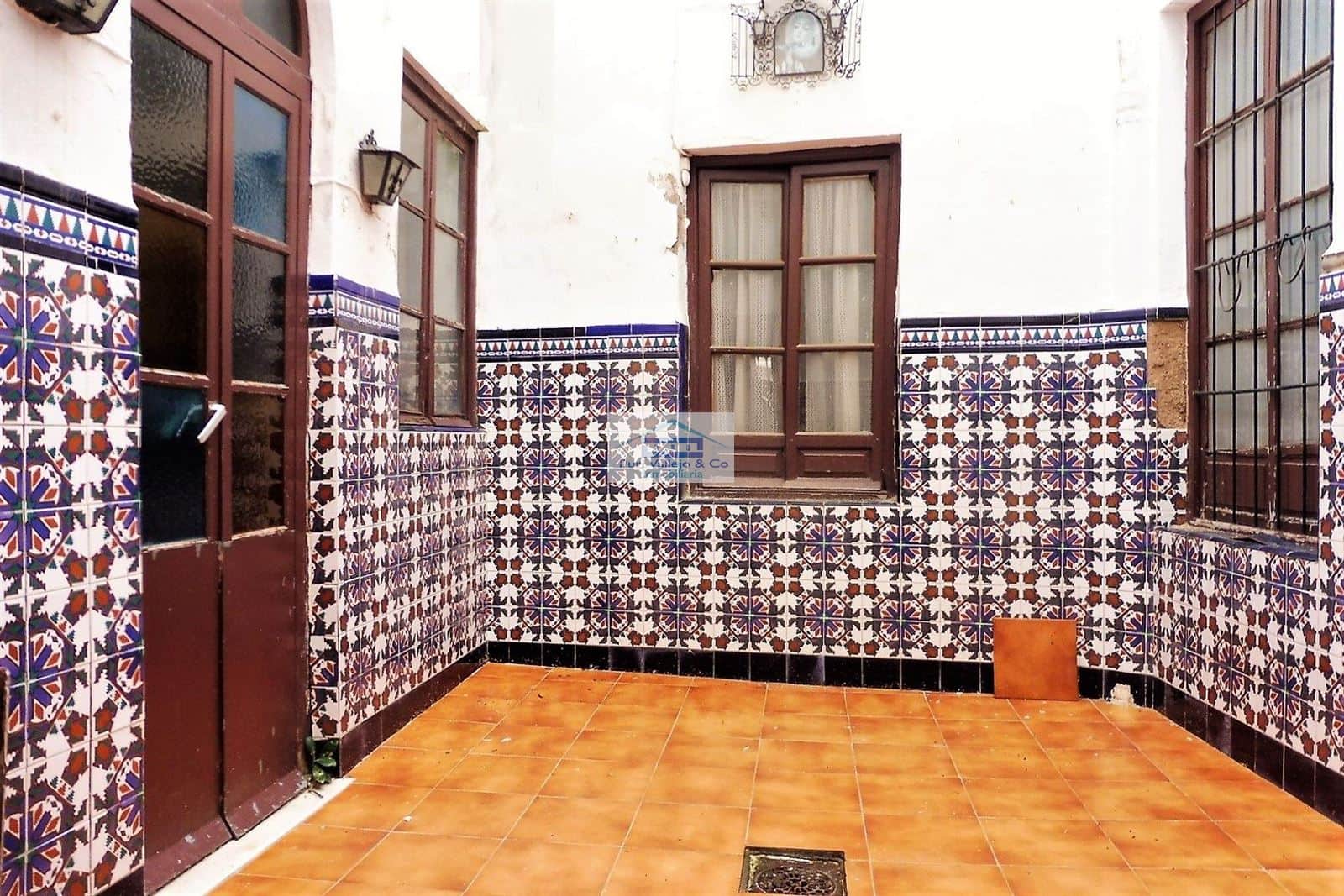 Gran casa con patio central en Judería. - Foto 1