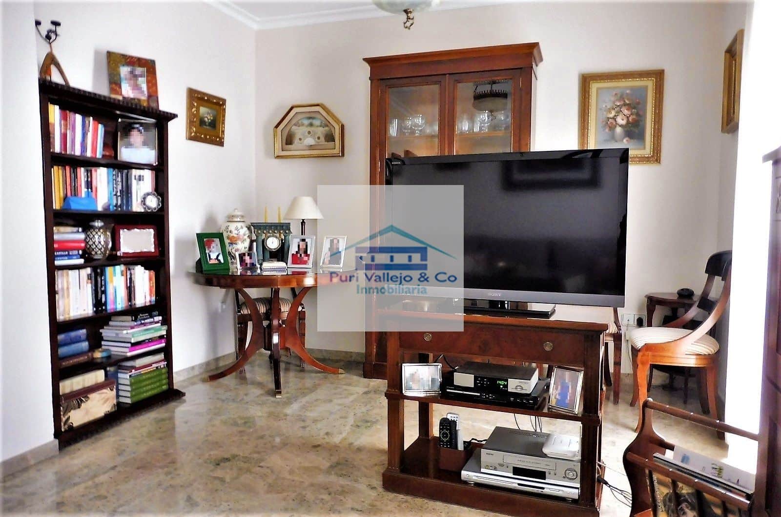 Casa adosada en Santa Marina con amplia terraza, garaje y trastero - Foto 4