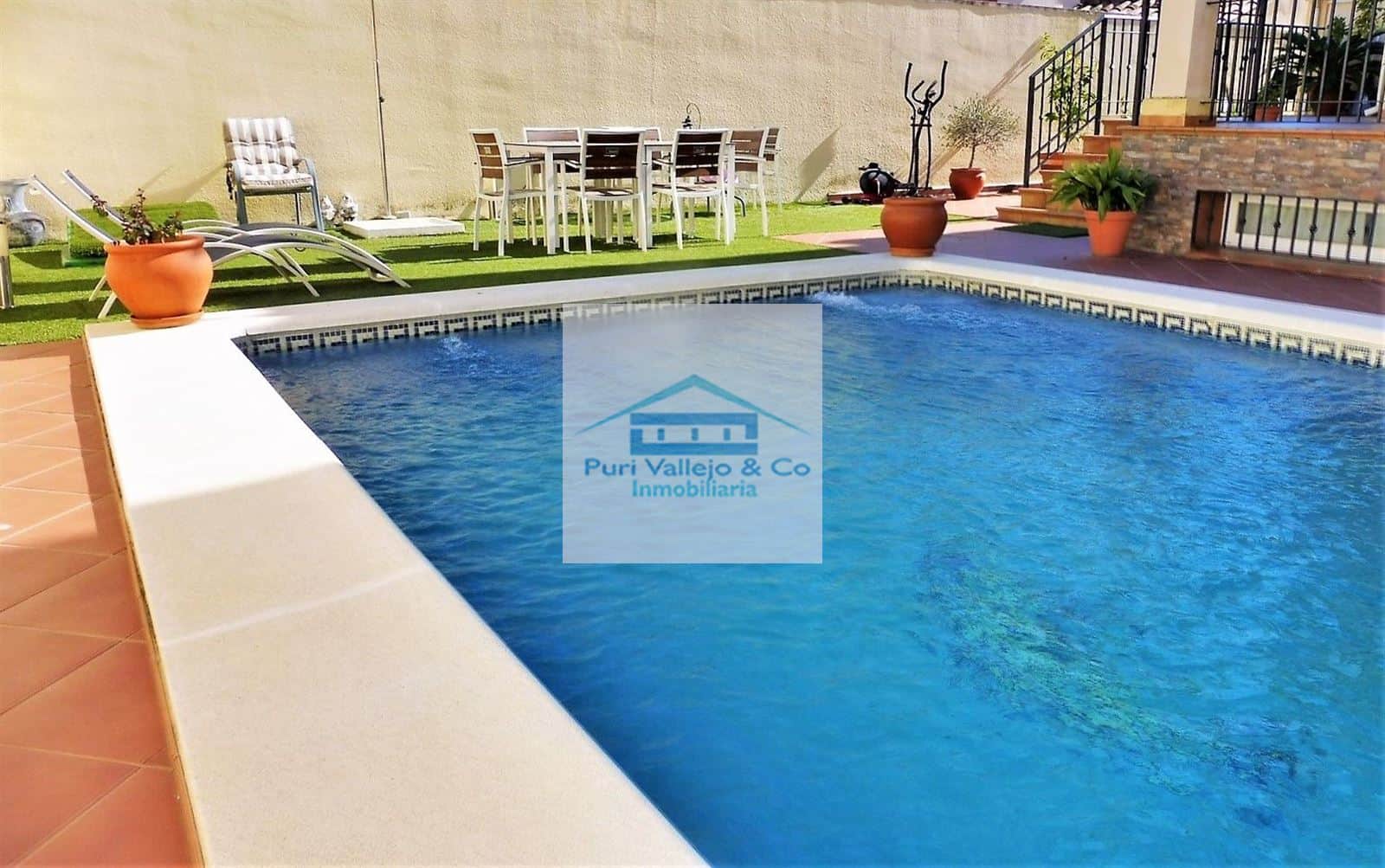 Chalet Pareado con parcela completamente llana. - Foto 2