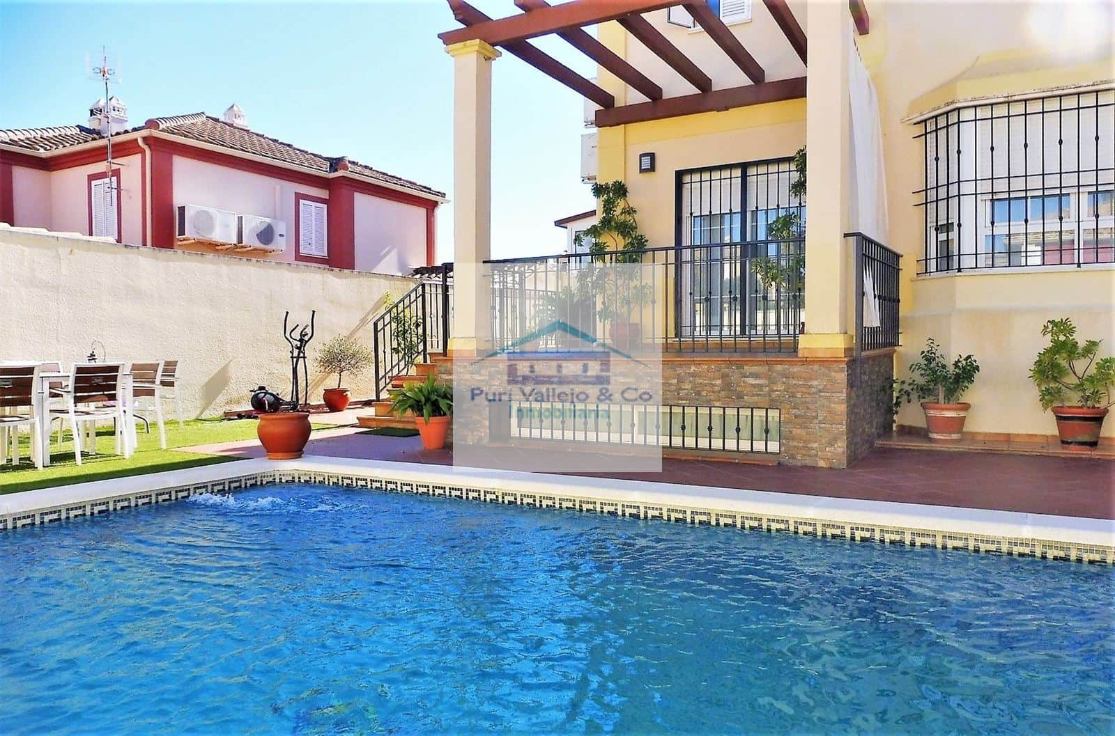 Chalet Pareado con parcela completamente llana. - Foto 1