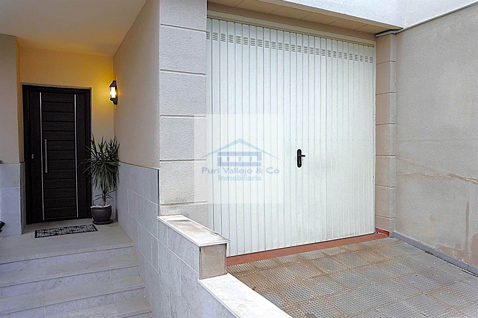 Chalet adosado con piscina, garaje y sótano. - Foto 5