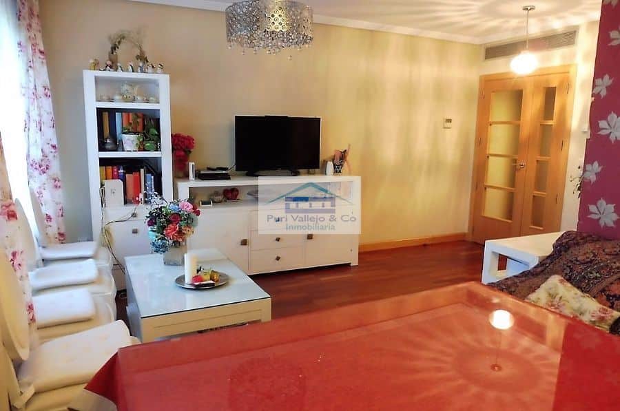 Piso de 4 Hab. con primeras calidades en residencial con piscina. - Foto 1