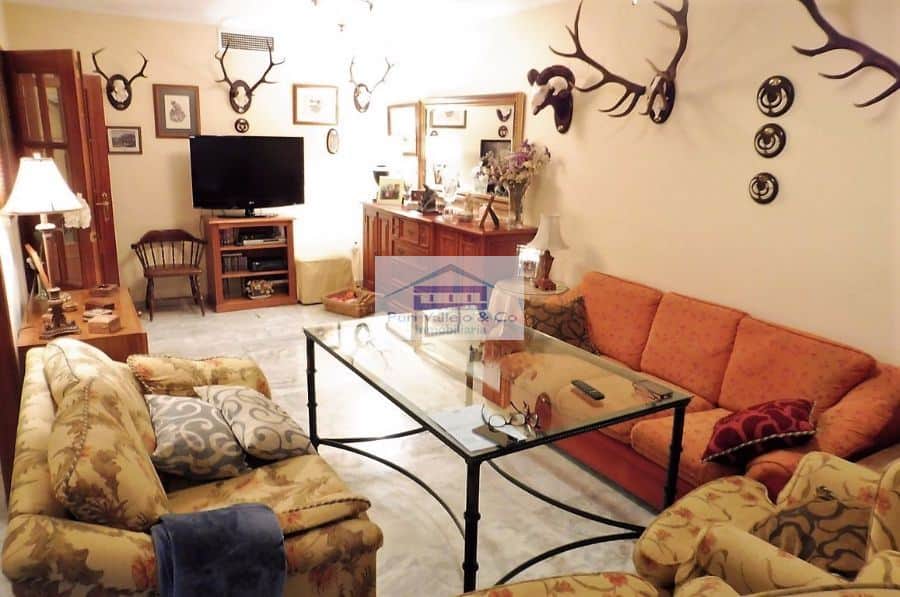 Piso con 4 habitaciones en residencial con piscina. - Foto 1