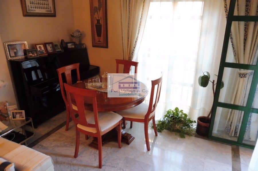 Zona Zoco. Piso de 4 habitaciones en residencial. - Foto 2