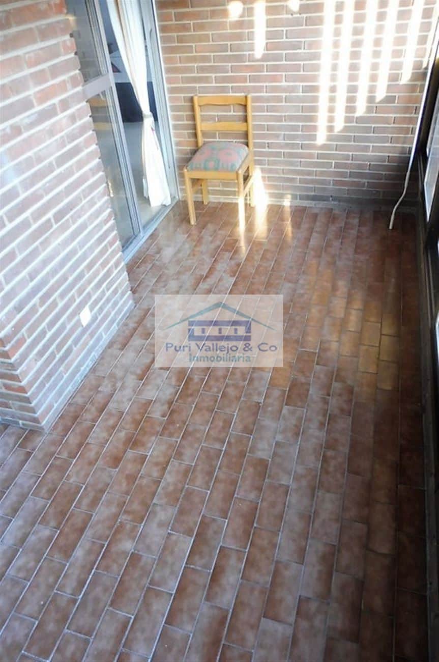 Gran piso de 157m con 4 habitaciones y plaza de garaje. - Foto 4