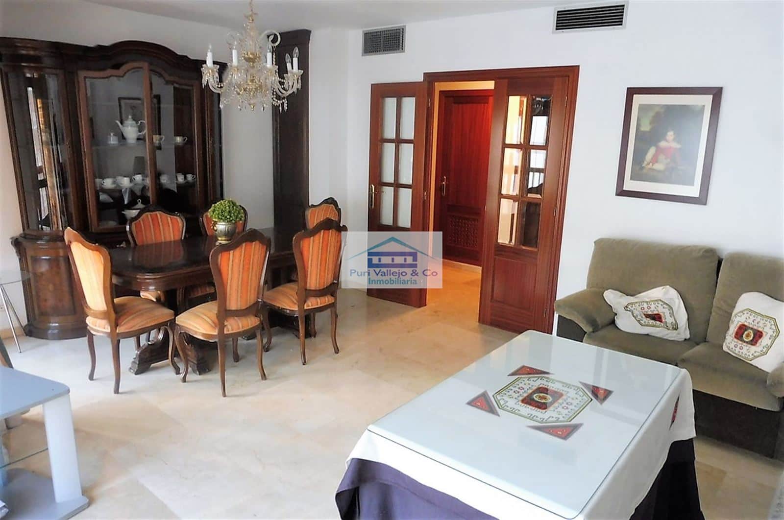 Gran piso de 157m con 4 habitaciones y plaza de garaje. - Foto 2