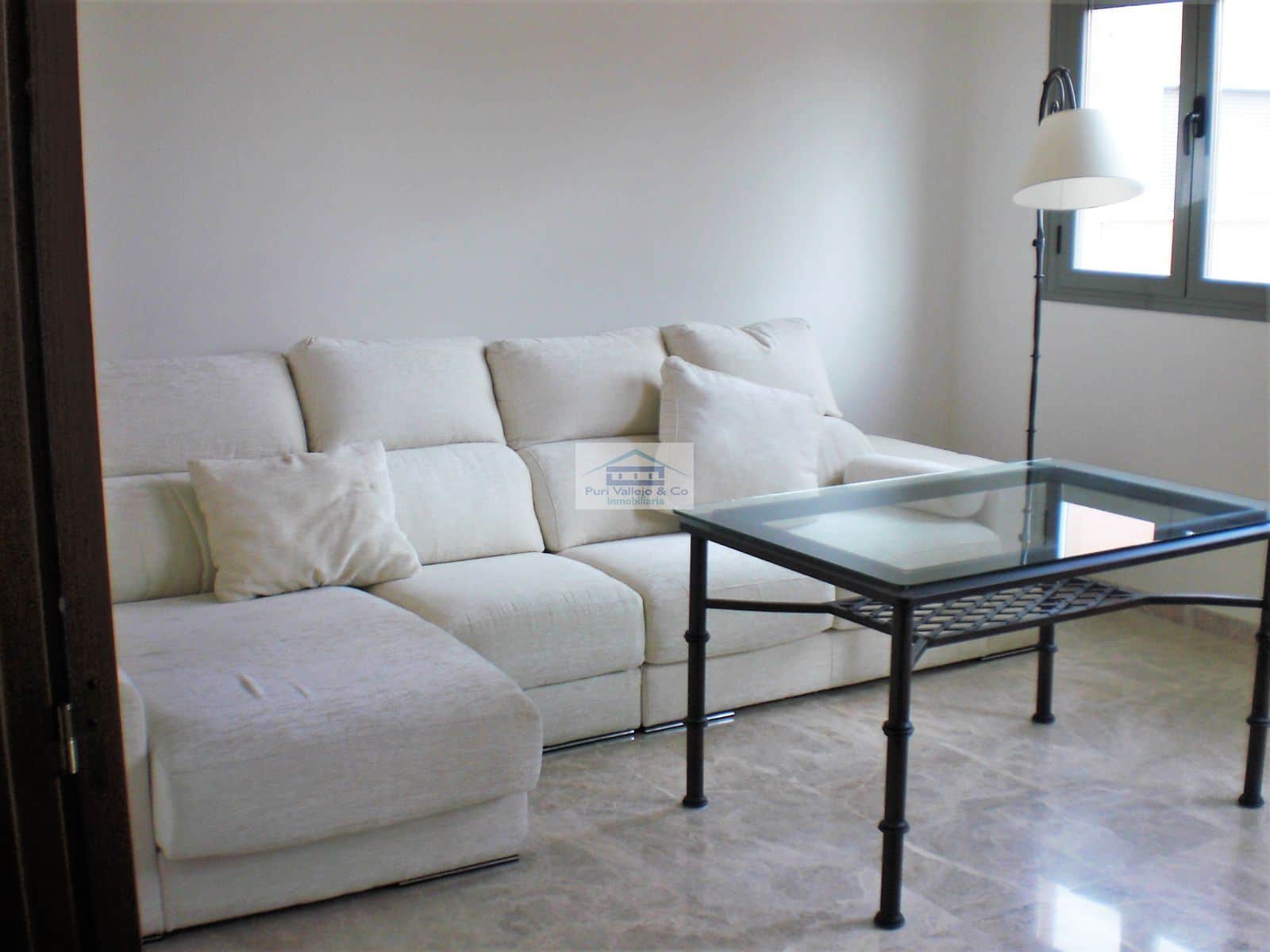 Piso de reciente construcción con piscina. - Foto 1