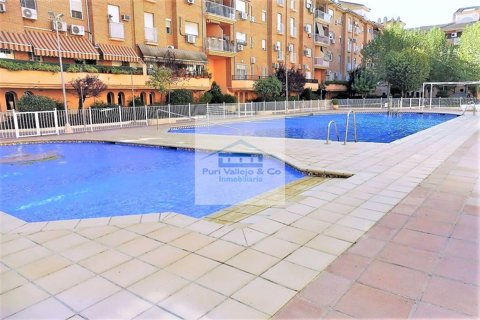 Piso en residencial con zonas comunes y piscina. - Foto 2