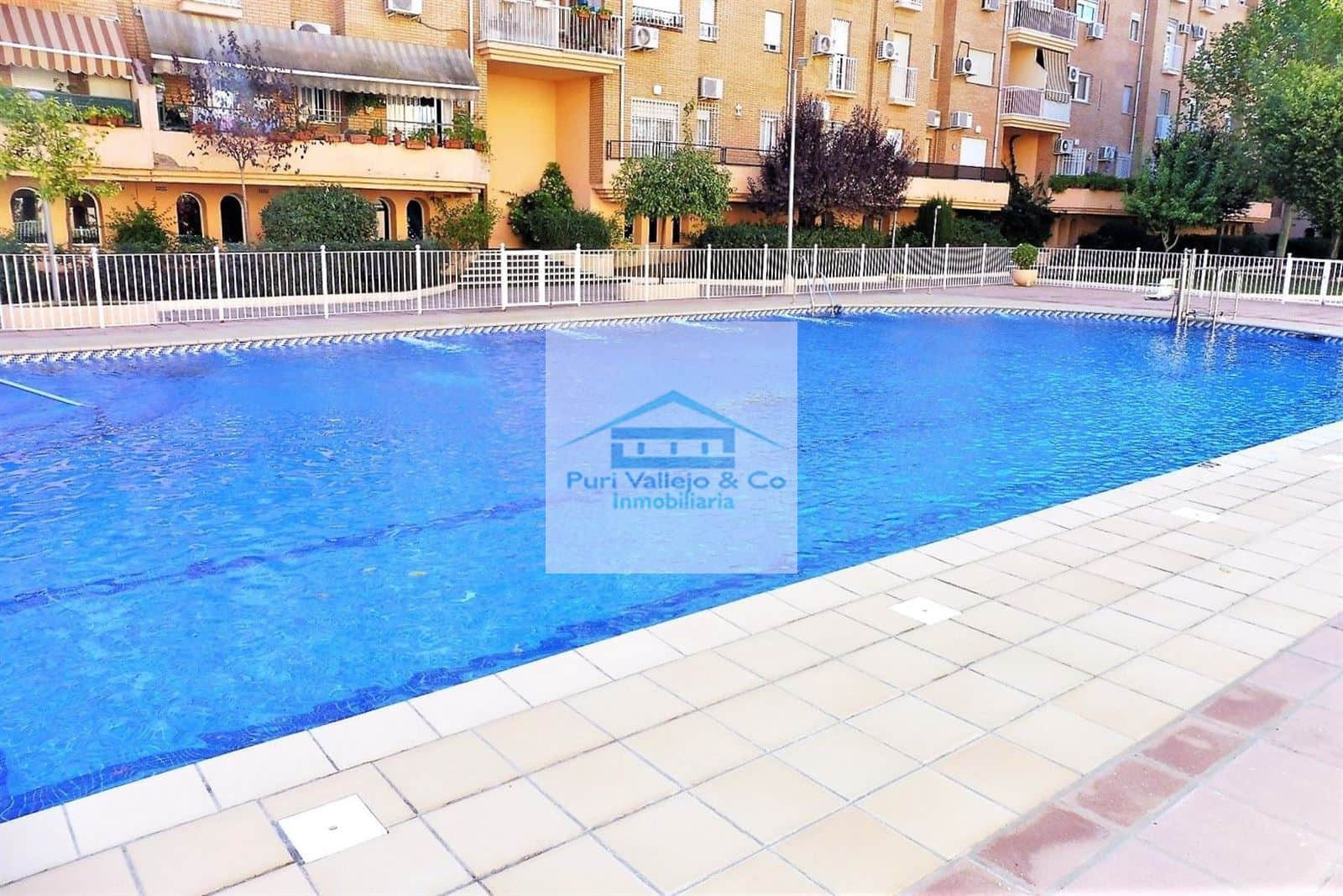 Piso en residencial con zonas comunes y piscina. - Foto 4