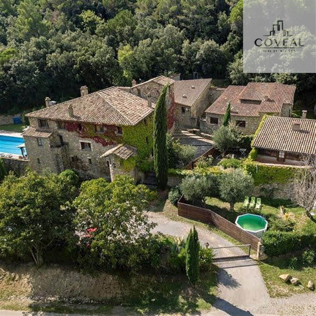 FANTASTICA MASIA DE 2443 M2 CON PARCELA DE 5,73 ha EN BEUDA - Foto 1
