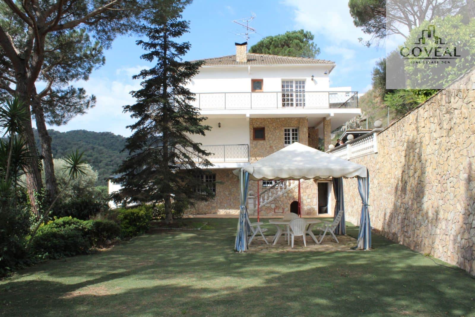 Chalet con 6 habitaciones cerca del centro de pueblo Dosrius - Foto 3