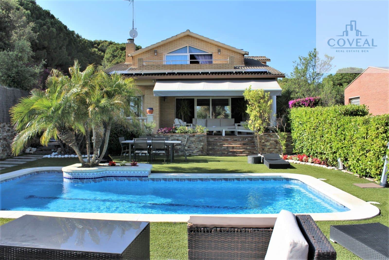 FANTASTICA CASA CON PISCINA Y 945 M2 DE PARCELA EN ARENYS DE MAR - Foto 2
