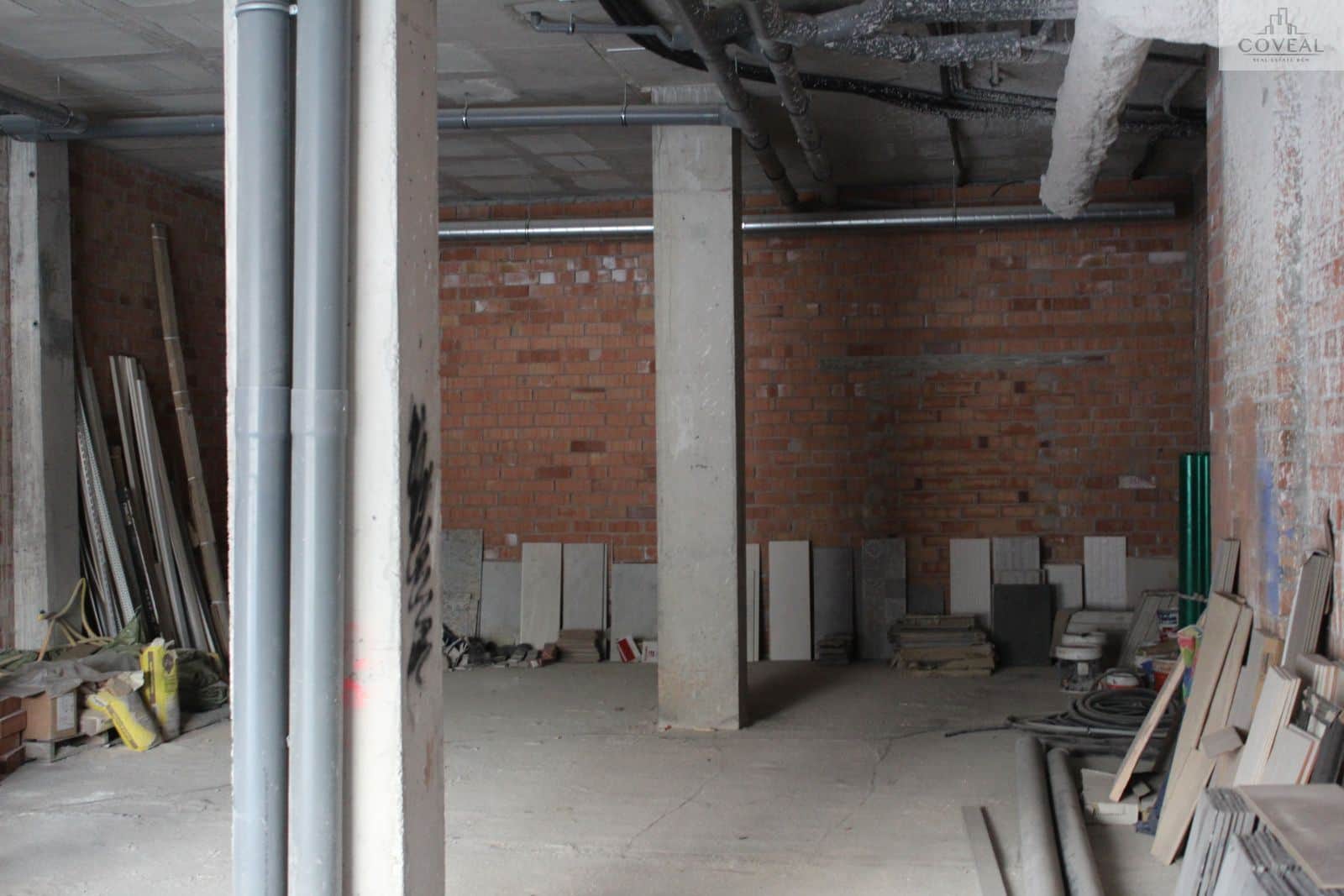 Local con plaza de parking en el Eixample de Mataró - Foto 2