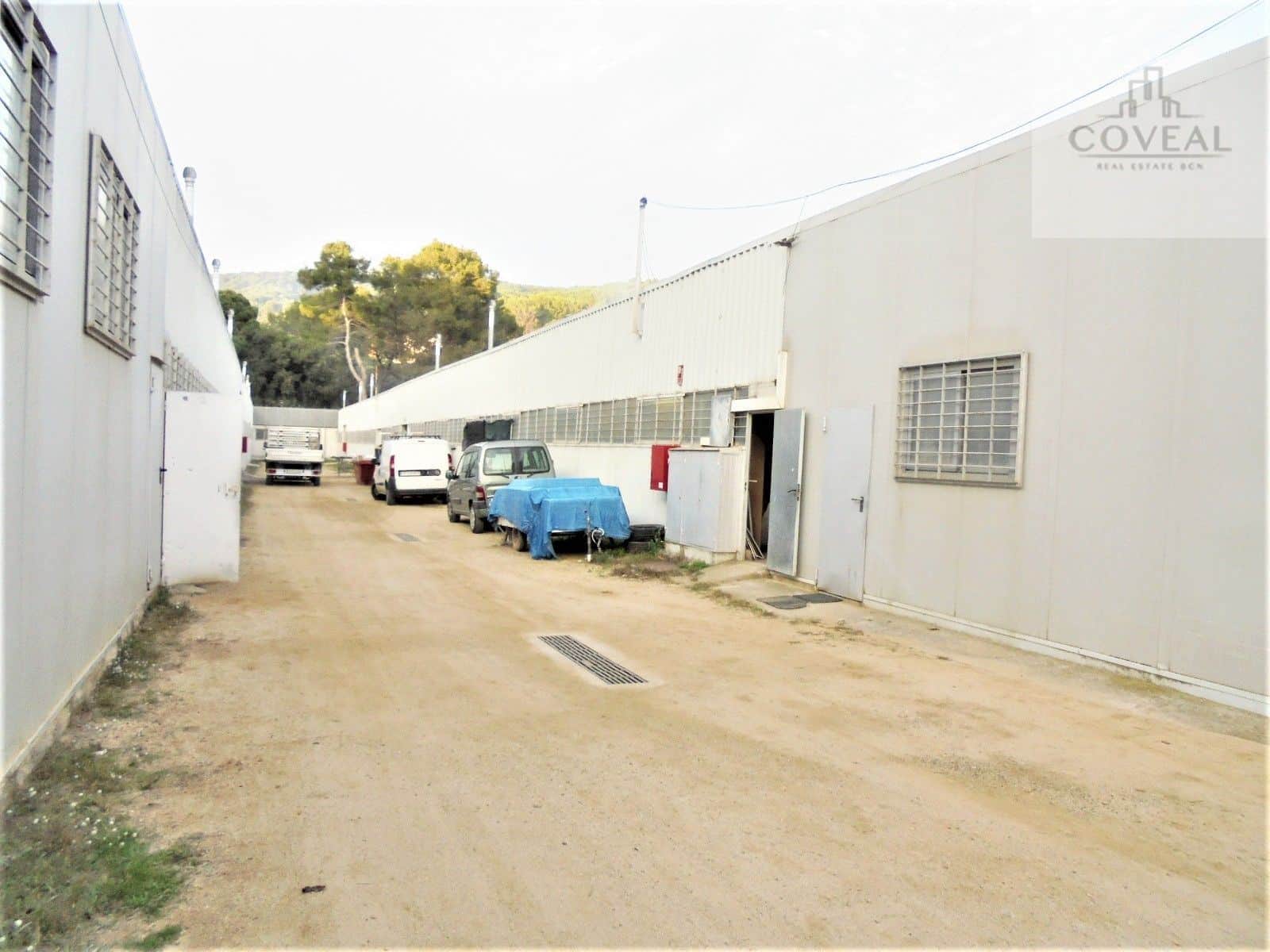 16 ha DE TERRENO CON 9 NAVES INDUSTRIALES - Foto 1