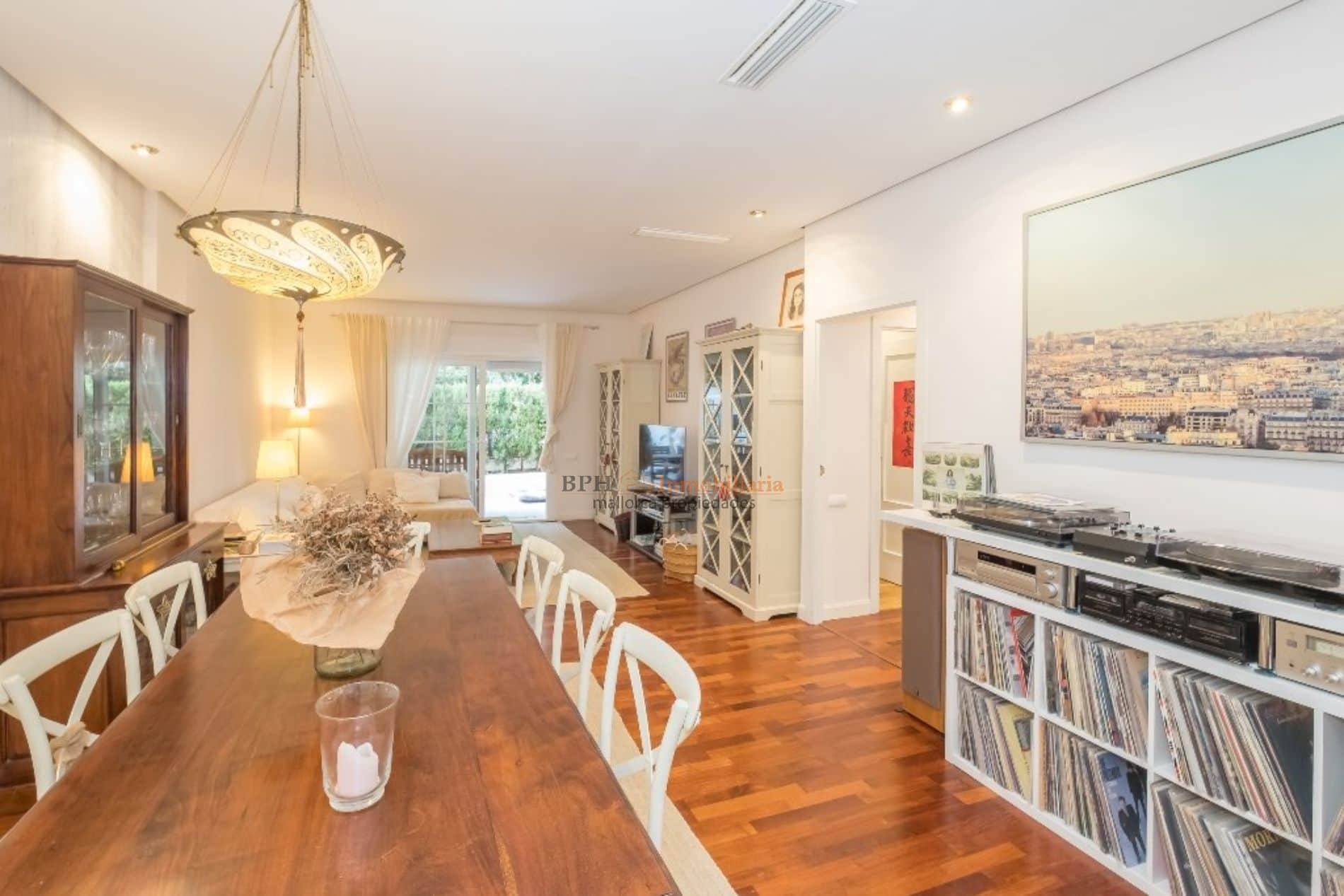 PLANTA BAJA CON JARDIN PISCINA COMUNITARIAS Y PARQUIN. - Foto 4