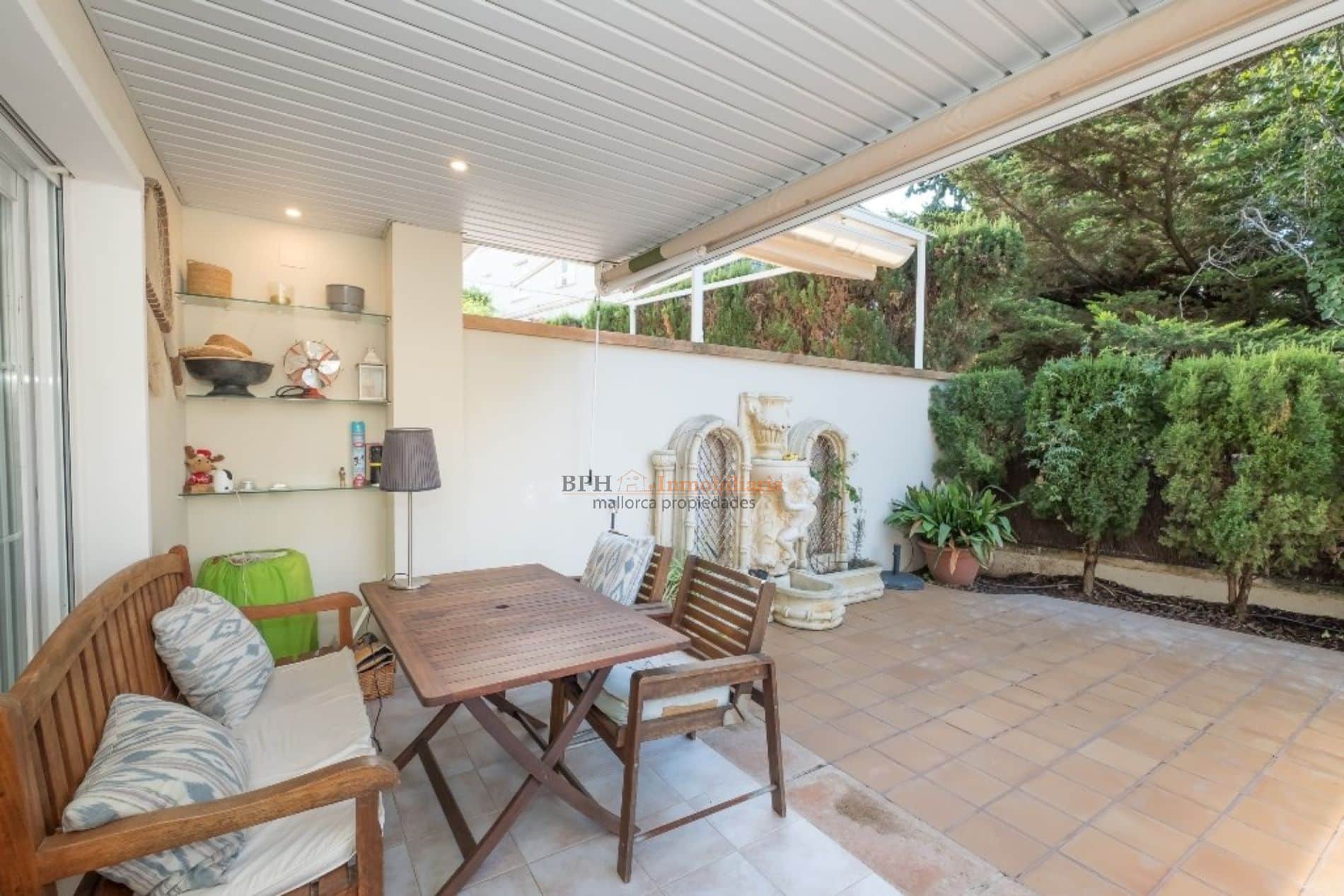 PLANTA BAJA CON JARDIN PISCINA COMUNITARIAS Y PARQUIN. - Foto 3