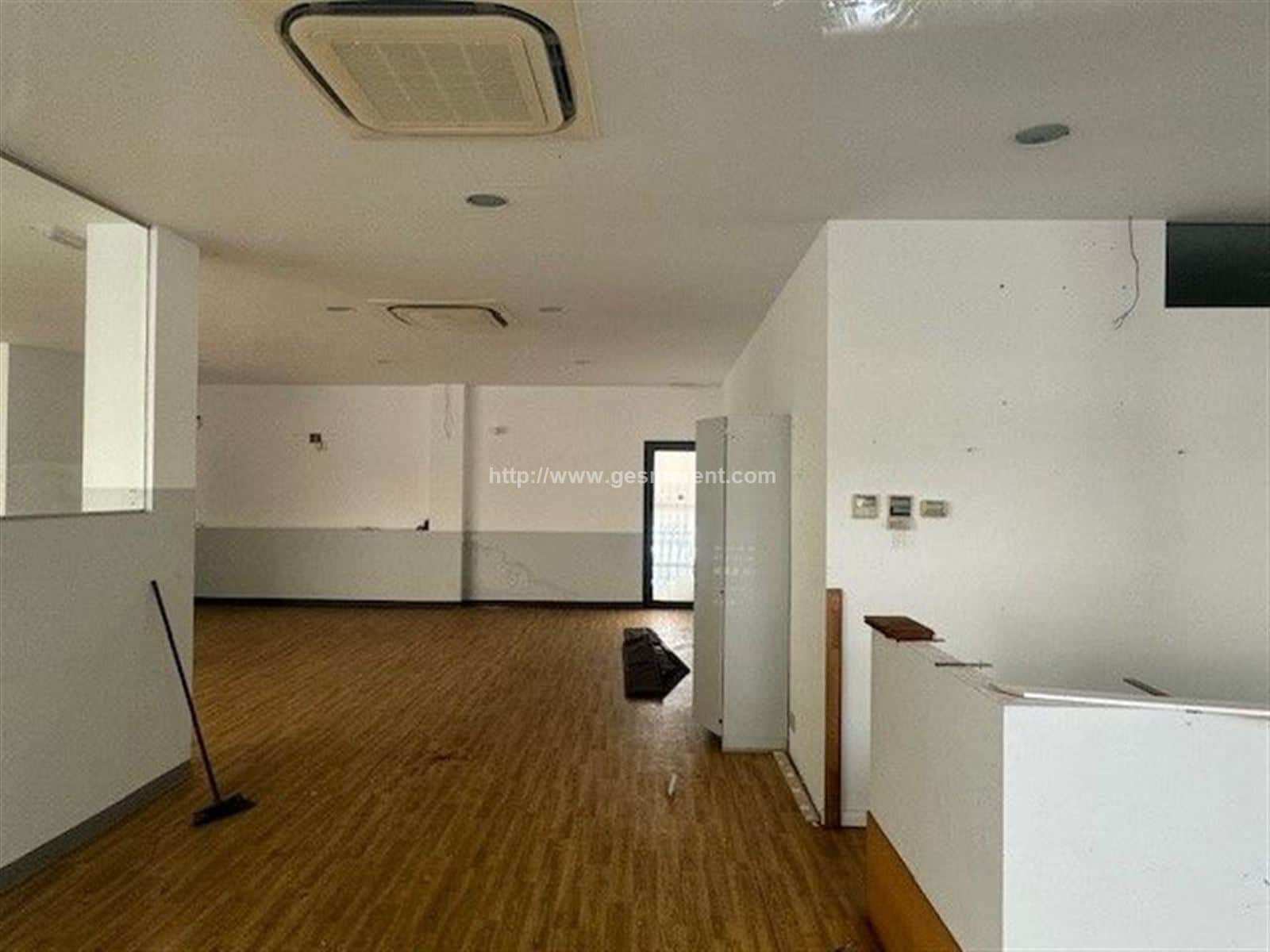 CONJUNTO DE 4 LOCALES EN VENTA EN PORT DE POLLENÇA - Foto 5