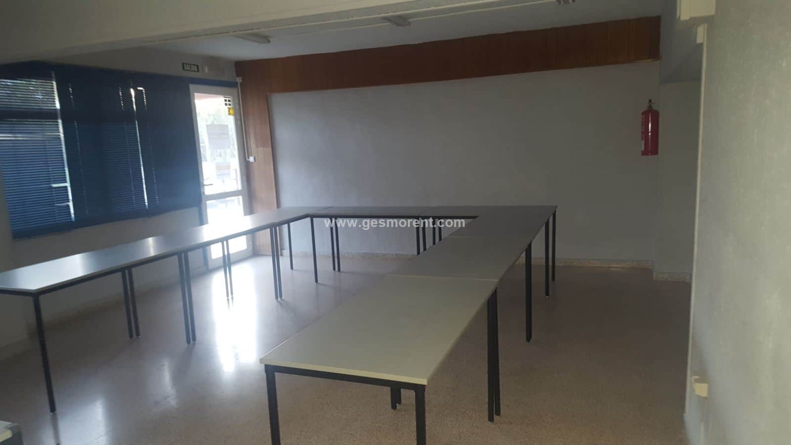 LOCAL EN VENTA CON INQUILINO EN MAGALLUF - Foto 3