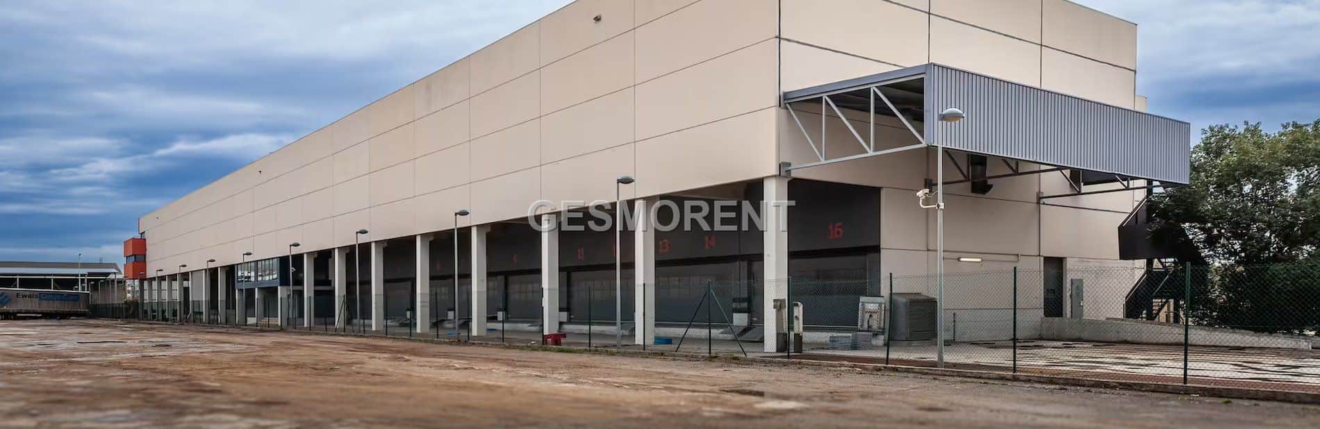 NAVE EN VENTA Y ALQUILER EN ZONA FRANCA DE BARCELONA - Foto 1