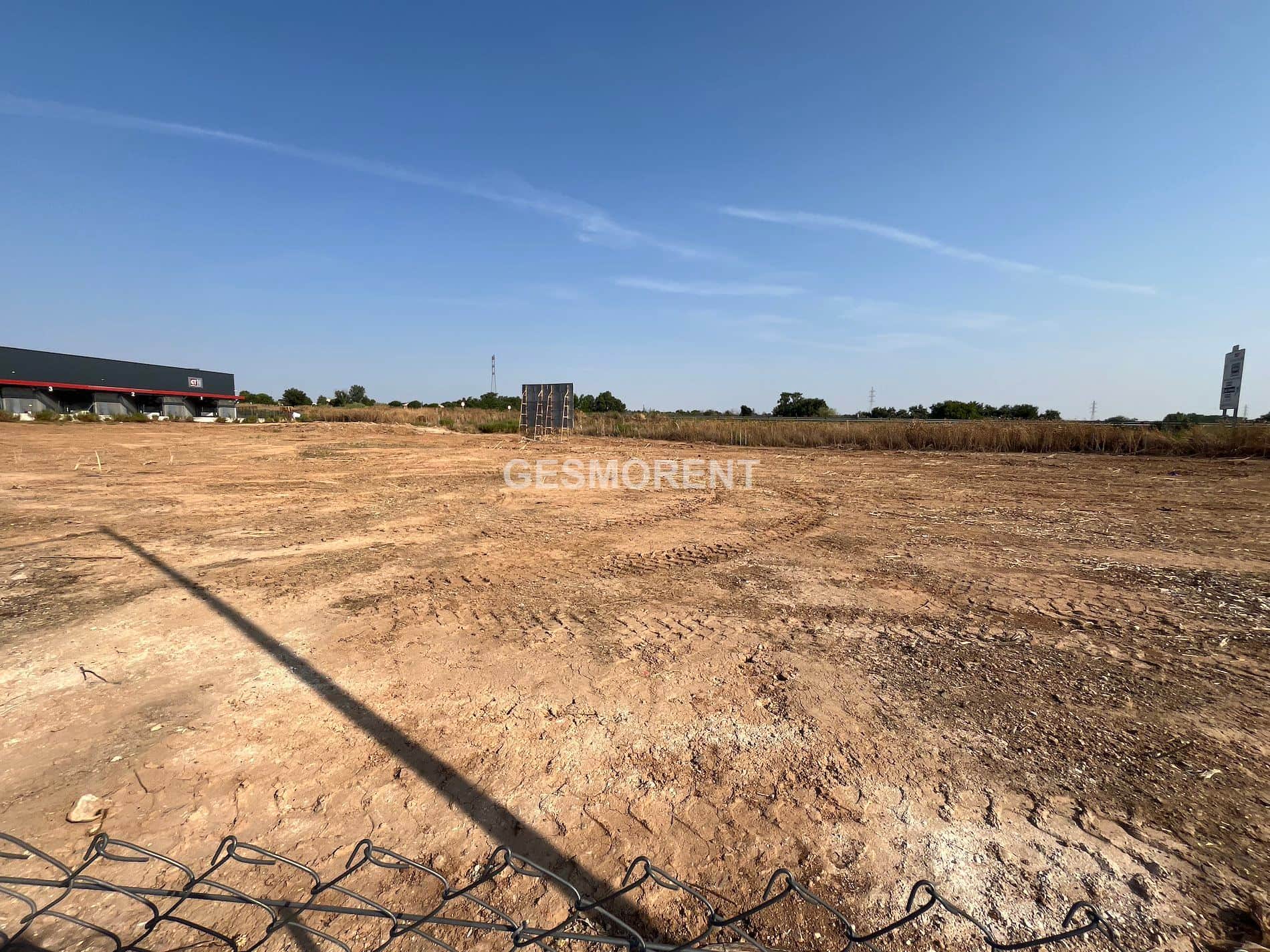 TERRENO INDUSTRIAL EN VENTA EN CABANILLAS DEL CAMPO, GUADALAJARA - Foto 2