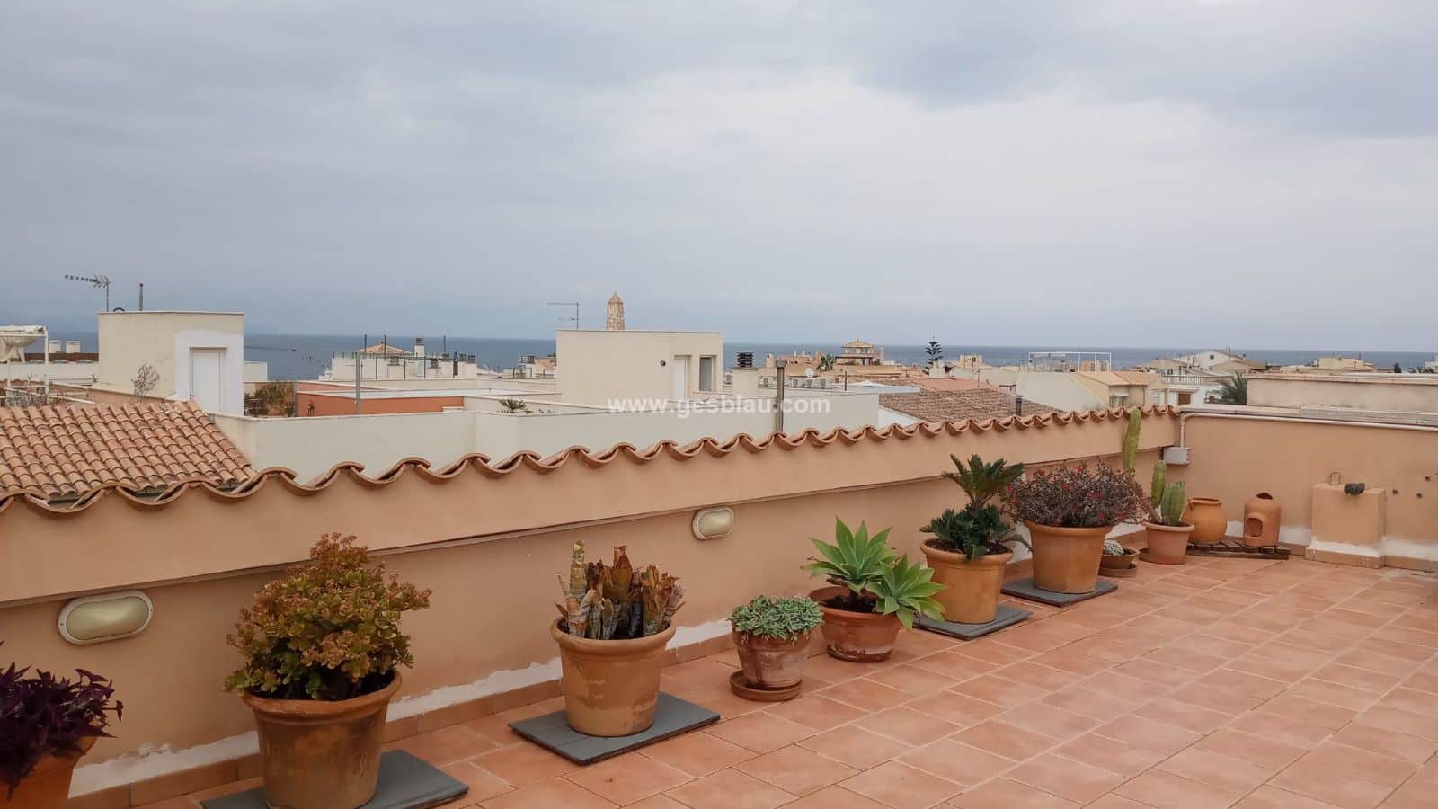 Precioso Apartamento con grandes terrazas y vistas al mar - Foto 2