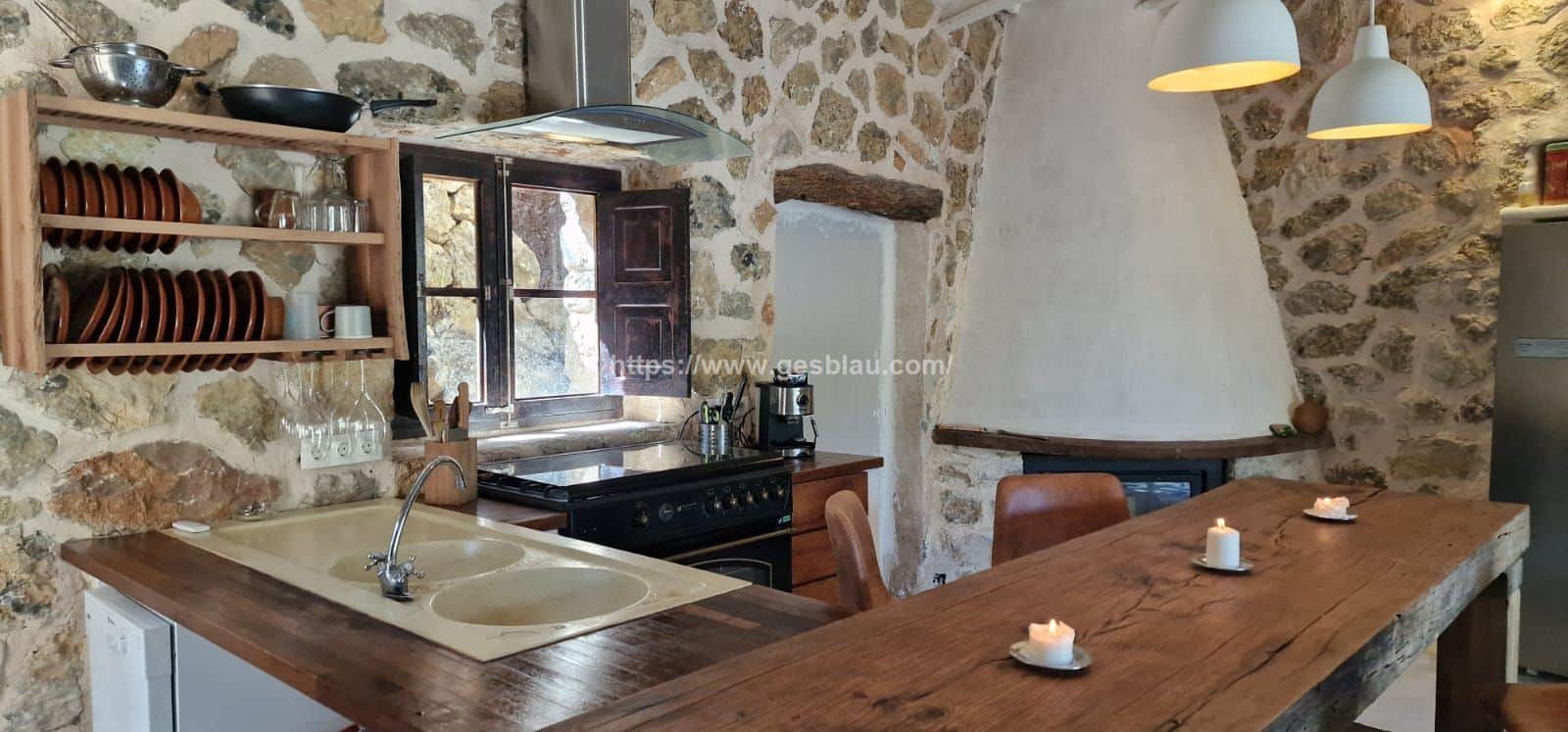 Alquiler de Casa de Piedra Reformada en la Montaña - Foto 3