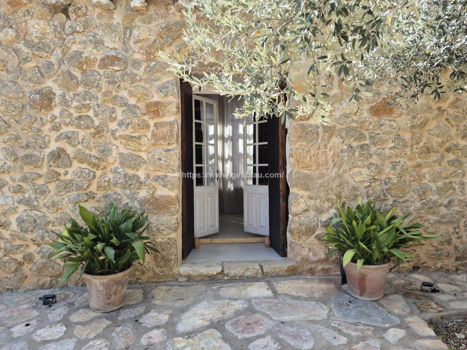 Alquiler de Casa de Piedra Reformada en la Montaña - Foto 2