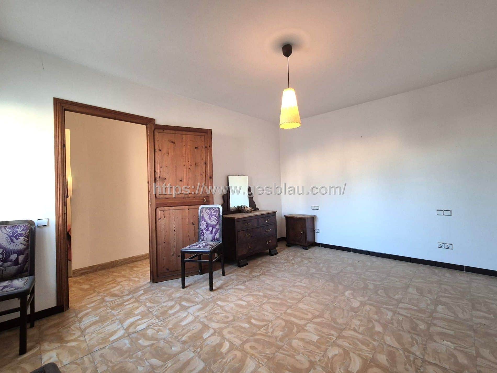 Gran casa con garaje y amplio patio en Selva – muchas posibilidades - Foto 5