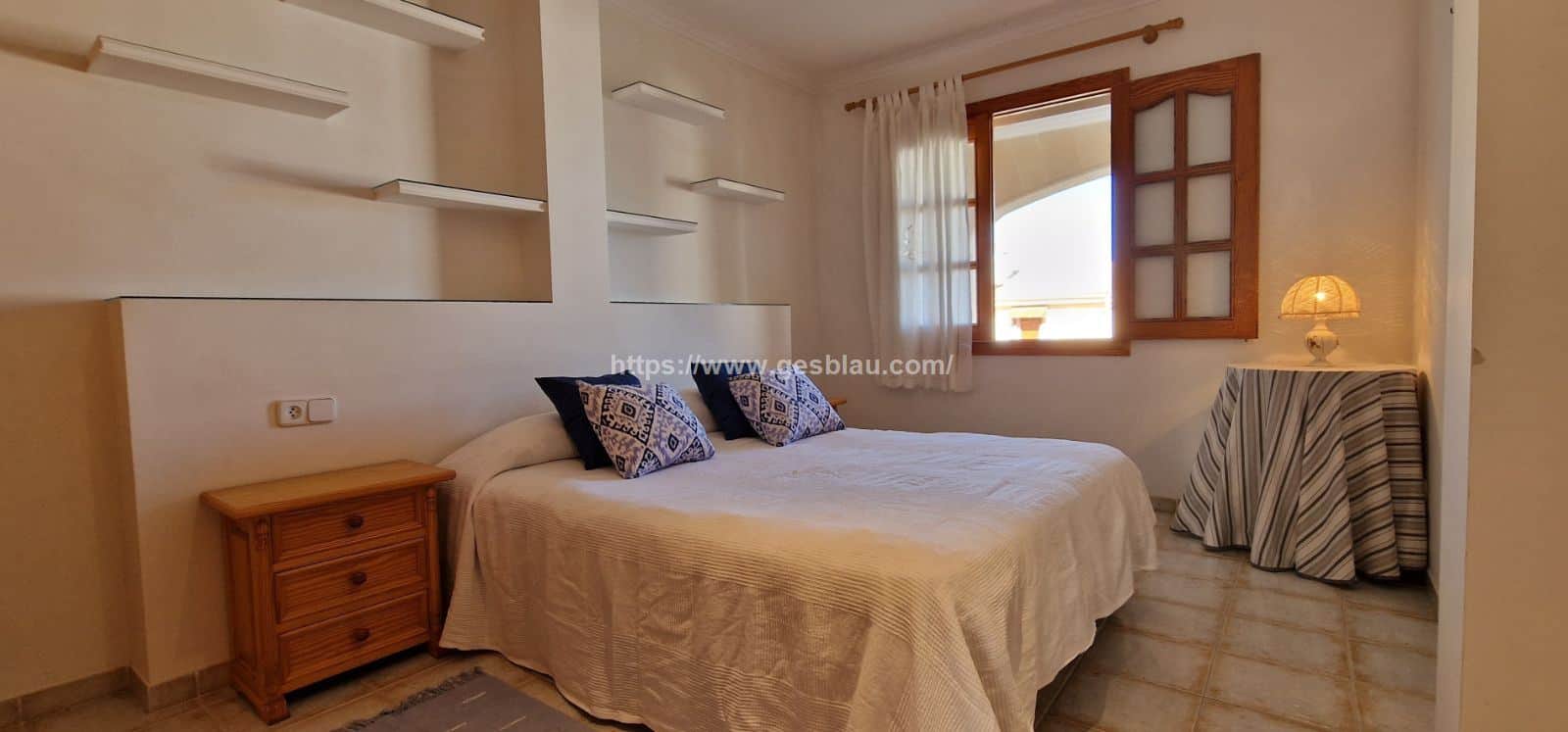 Edificio con dos viviendas y garaje con vistas al mar - Foto 3