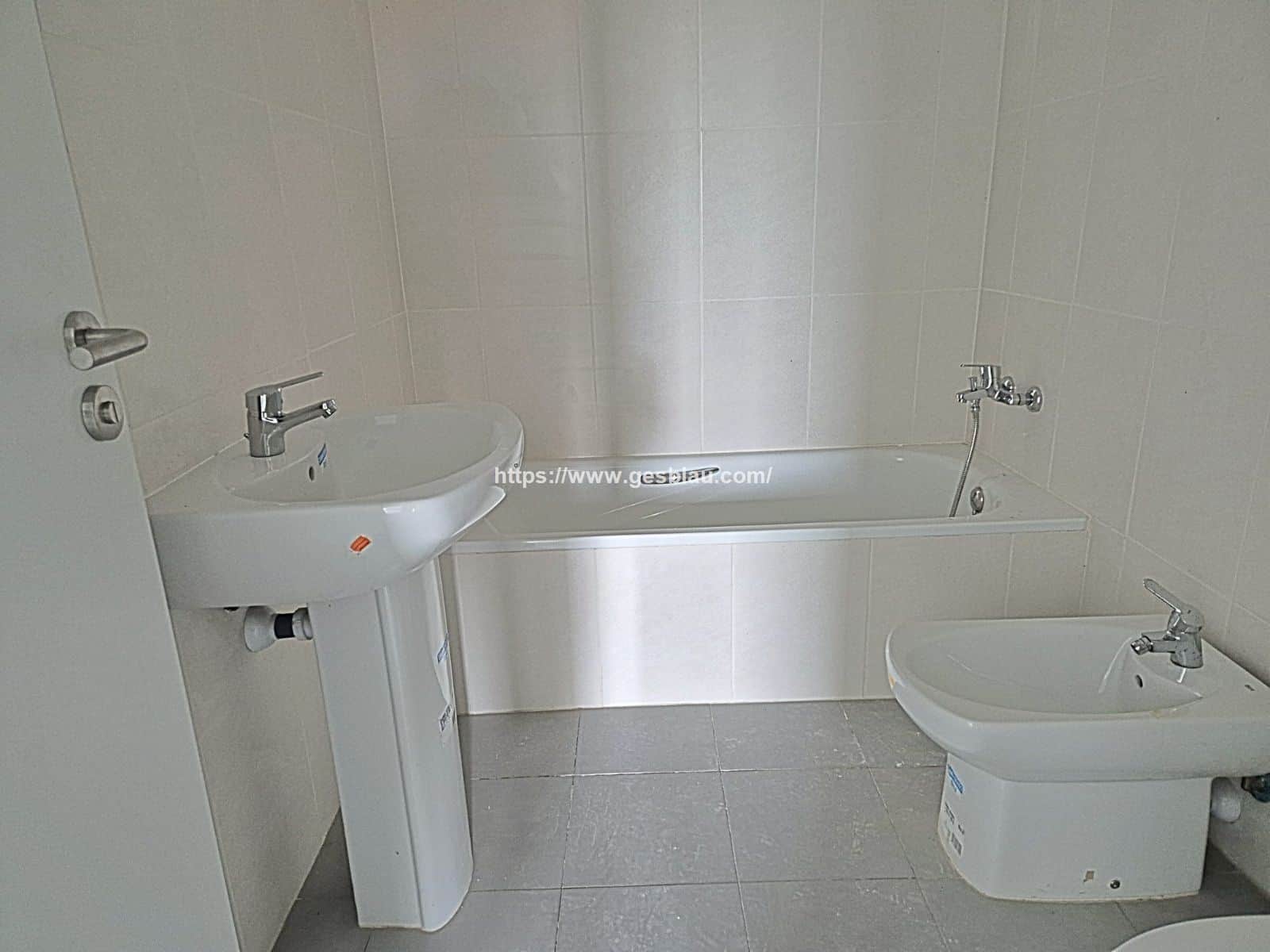 Piso a estrenar con parking y trastero - Foto 5