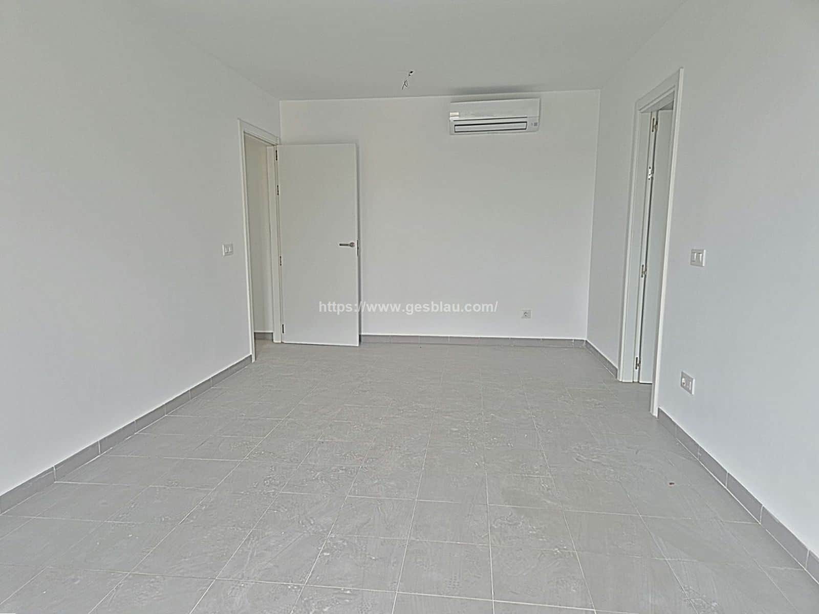 Piso a estrenar con parking y trastero - Foto 1