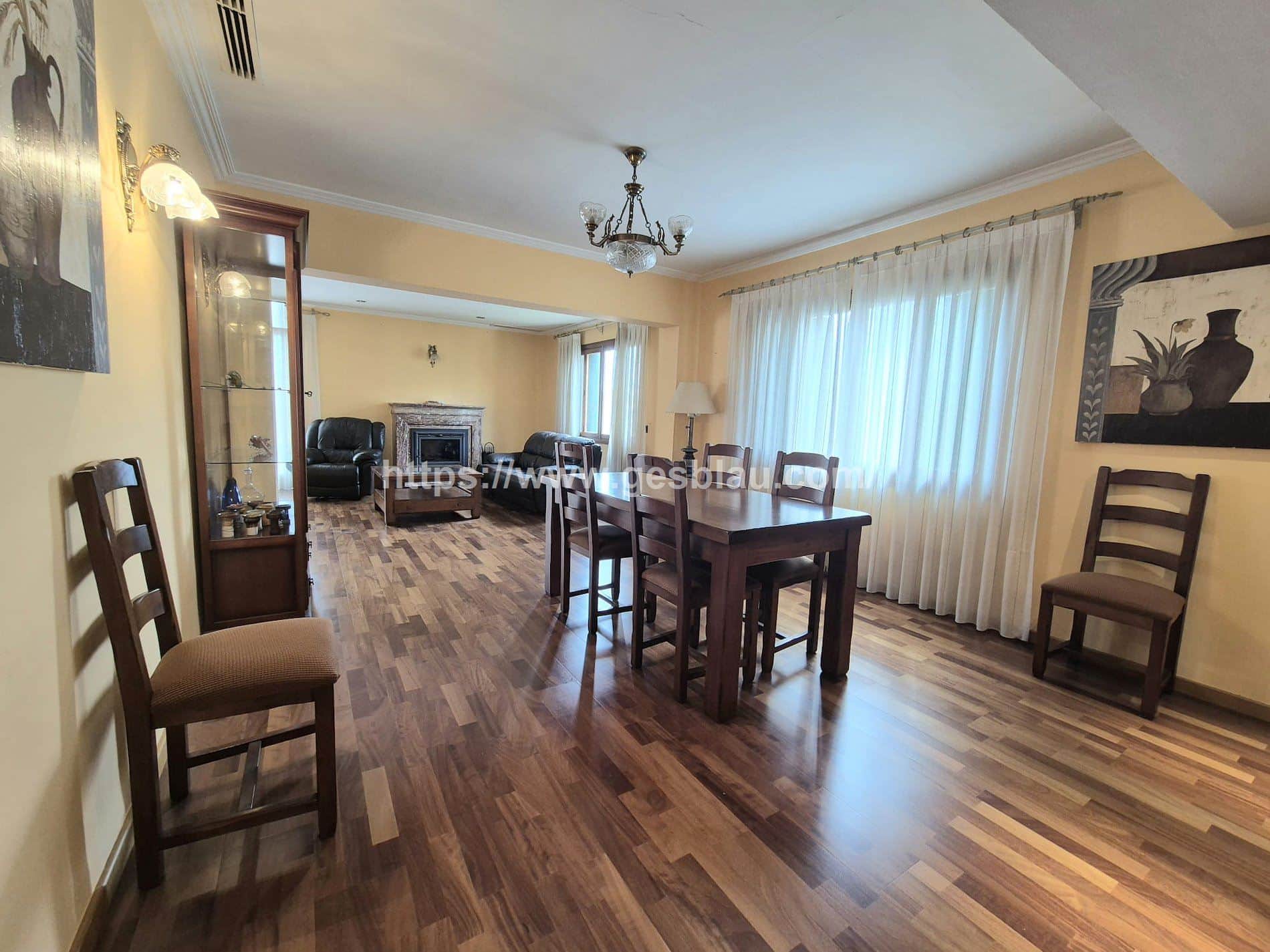 Luminoso piso con gran terraza en excelente ubicación - Foto 2