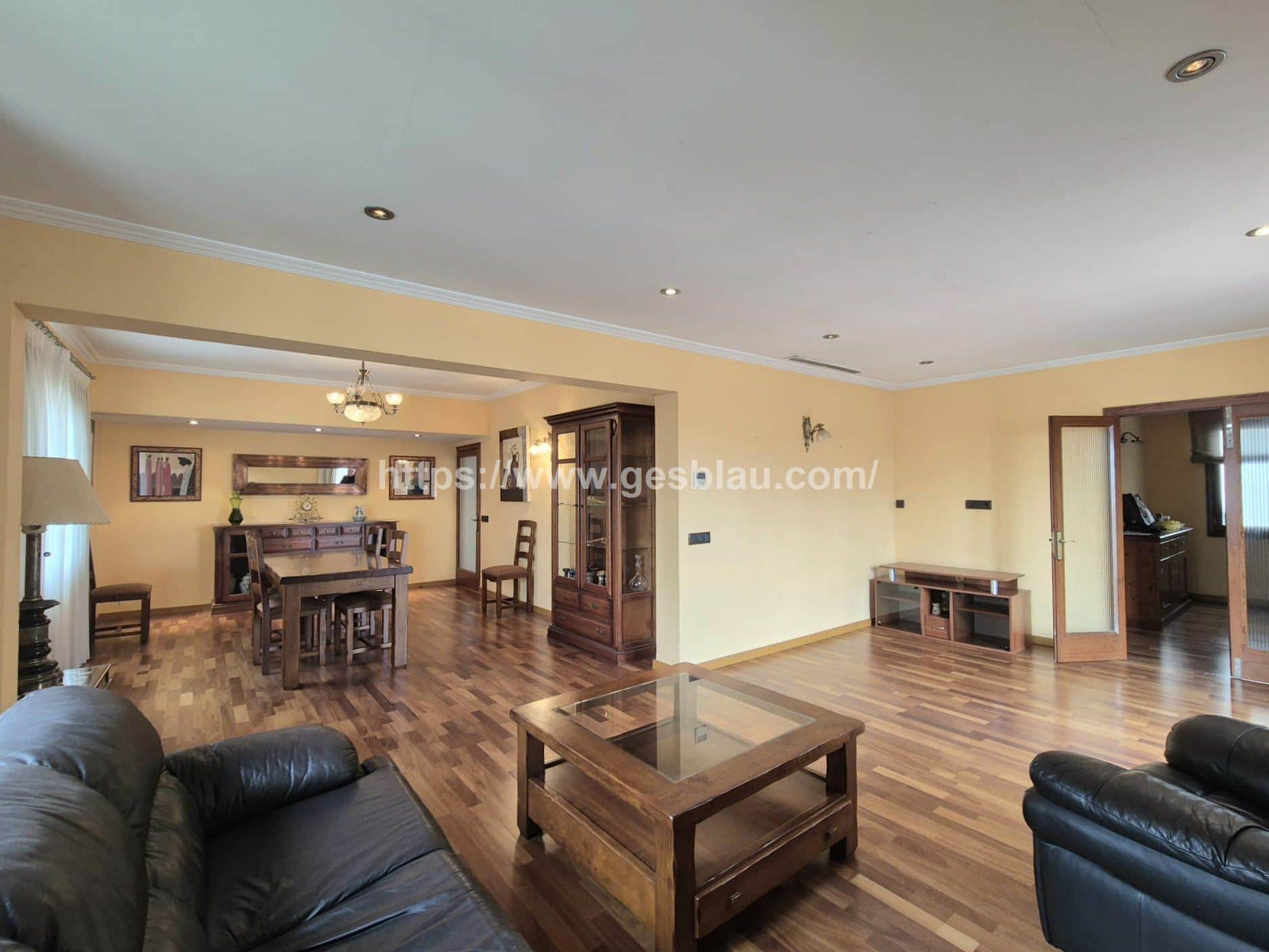 Luminoso piso con gran terraza en excelente ubicación - Foto 1